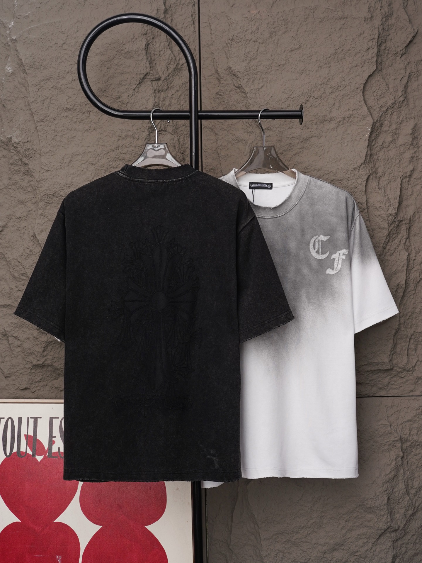 Chrome Hearts 𝗖𝗵𝗿𝗼𝗺𝗲 𝗛𝗲𝗮𝗿𝘁𝘀/克罗心2026十字架镭射激光工艺 刺绣夏季新款 美式酸洗做旧激光烧花贴布绣情侣休闲短袖T恤