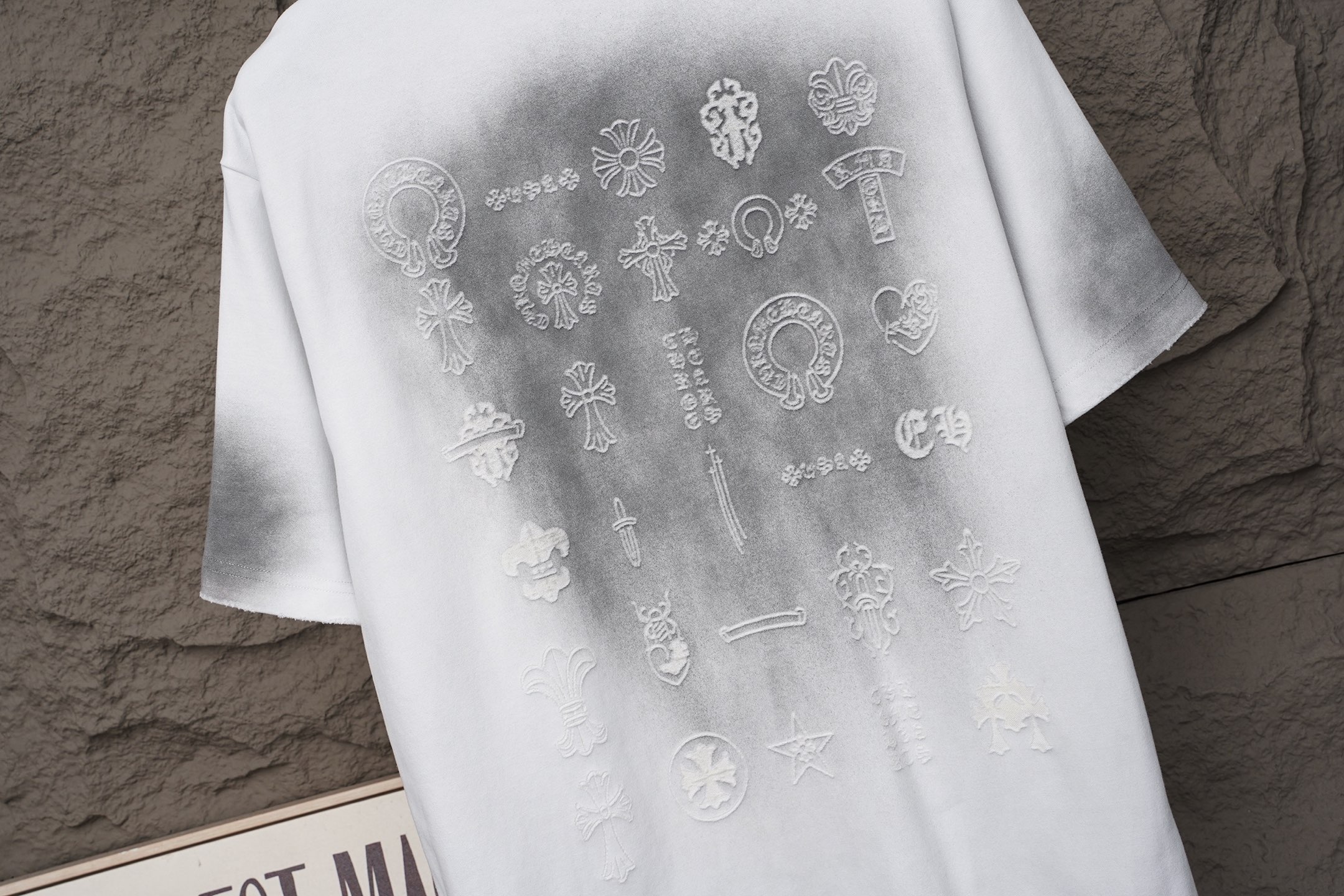 Chrome Hearts 𝗖𝗵𝗿𝗼𝗺𝗲 𝗛𝗲𝗮𝗿𝘁𝘀/克罗心2026十字架激光镭射贴布刺绣夏季新款 美式酸洗做旧激光烧花贴布绣情侣休闲短袖T恤