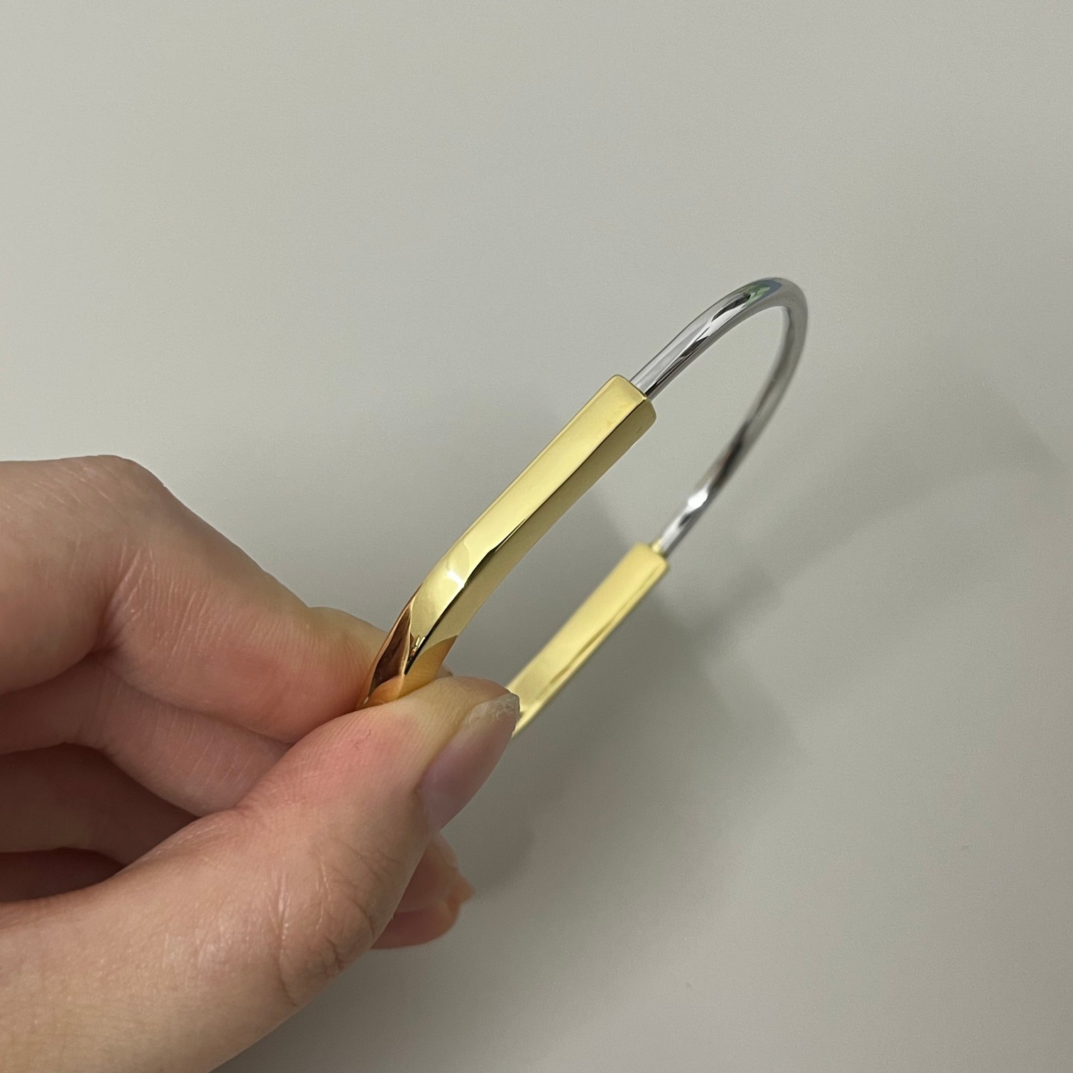 ¥158 蒂芙尼 锁头窄版光面手镯