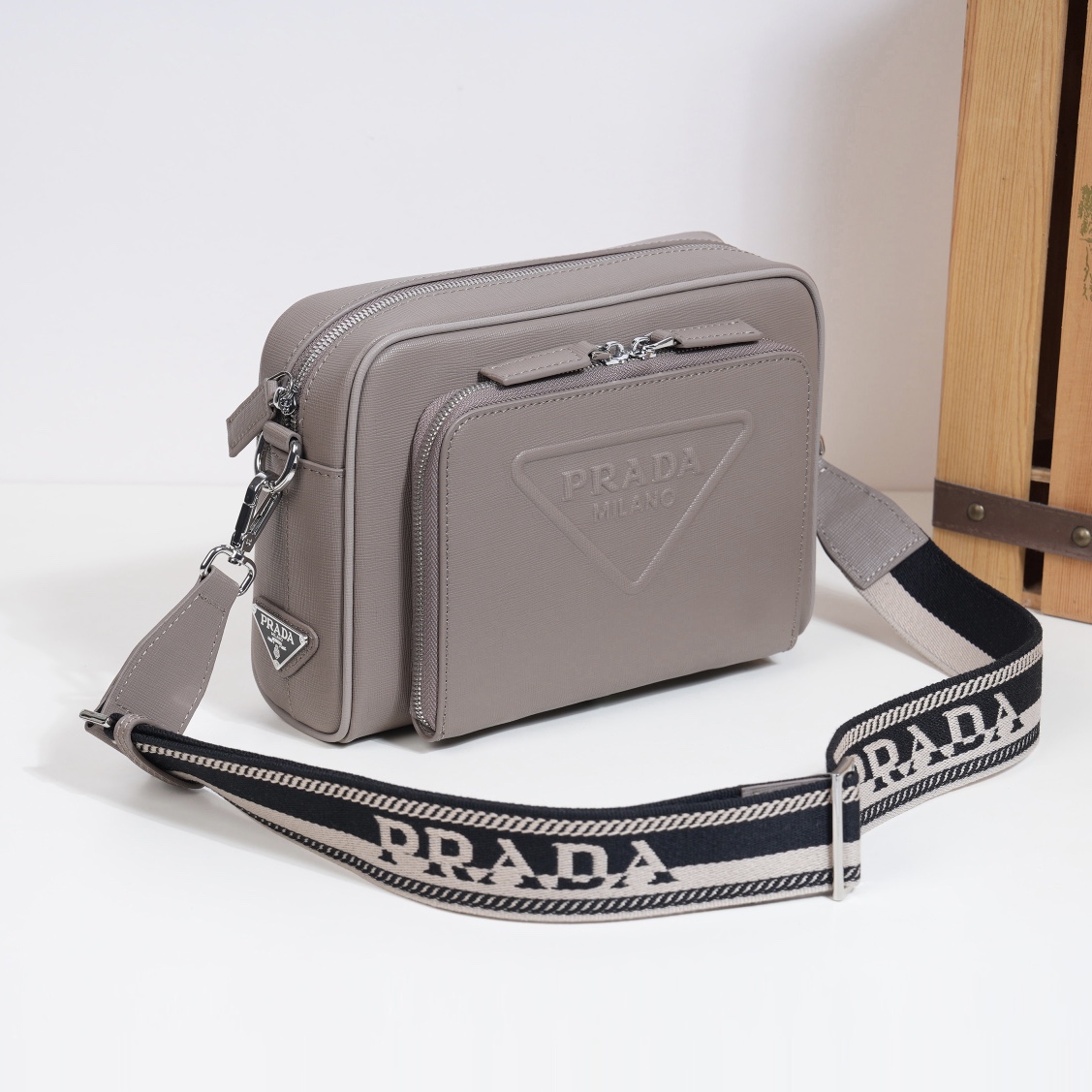 普拉达 Prada 高定典藏名品高定成衣时装外套连衣裙衬衫T恤 #F9C9B2EB 3
