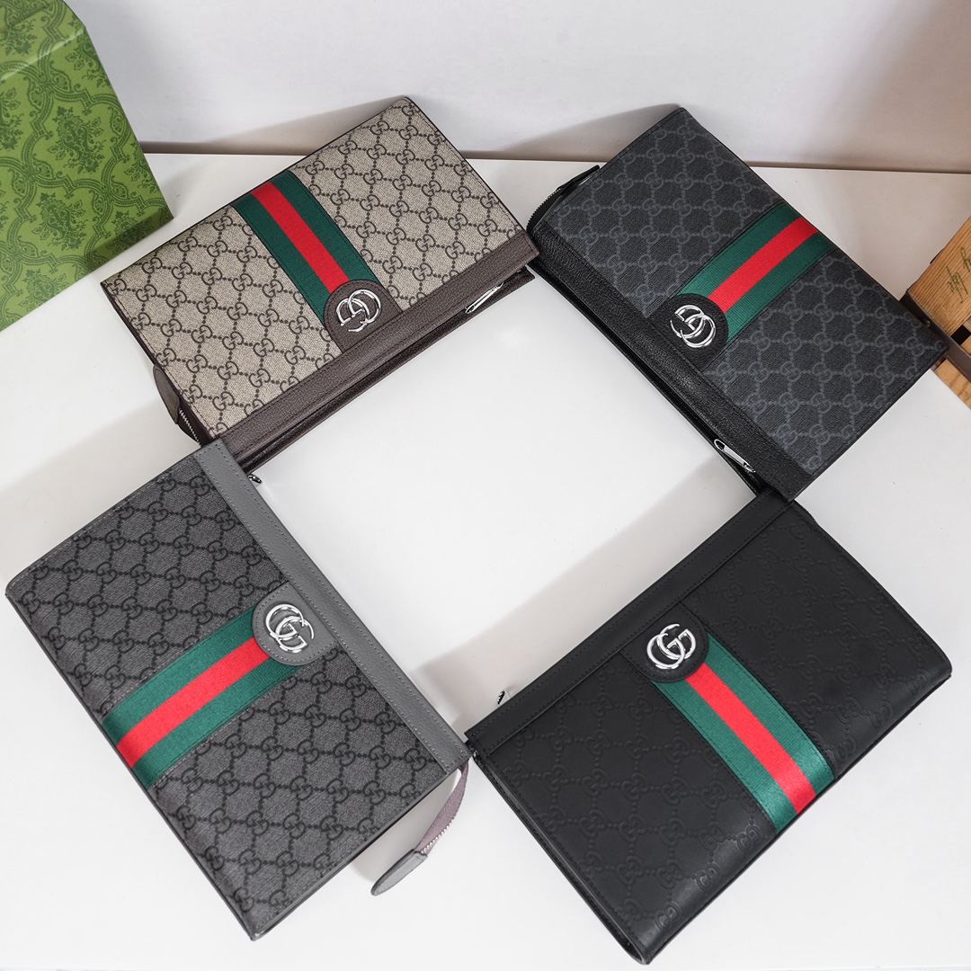 ，Gucci爆款来袭，精致手包💼选用由再生聚酯纤维和棉质纱线制成的面料打造，装饰专属标识图案丝印，搭配品牌徽标 尺寸：2