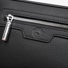,史蒂芬爆款来袭,精致手包💼选用由再生聚酯纤维和棉质纱线制成的面料打造,装饰专属标识图案丝印,搭配品牌徽标 尺寸:28* ,史蒂芬爆款来袭,精致手包💼选用由再生聚酯纤维和棉质纱线制成的面料打造,装饰专属标识图案丝印,搭配品牌徽标 尺寸:28*