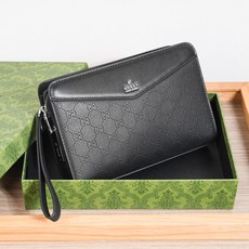,爆款来袭,精致手拿包💼选用由再生聚酯纤维头层牛皮和棉质纱线制成的面料打造,装饰专属标识图案压印和五金Logo,搭配品牌 ,爆款来袭,精致手拿包💼选用由再生聚酯纤维头层牛皮和棉质纱线制成的面料打造,装饰专属标识图案压印和五金Logo,搭配品牌