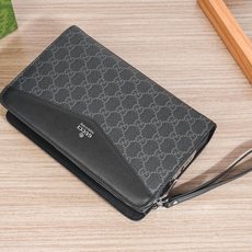 ,爆款来袭,精致手拿包💼选用由再生聚酯纤维头层牛皮和棉质纱线制成的面料打造,装饰专属标识图案压印和五金Logo,搭配品牌 ,爆款来袭,精致手拿包💼选用由再生聚酯纤维头层牛皮和棉质纱线制成的面料打造,装饰专属标识图案压印和五金Logo,搭配品牌