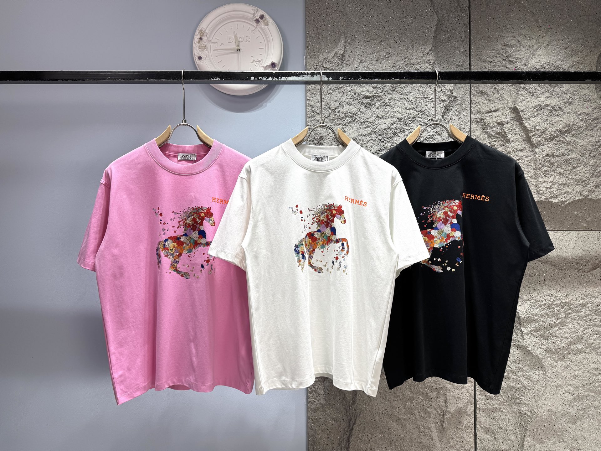 Blanco, Rosa Barbie, Negro