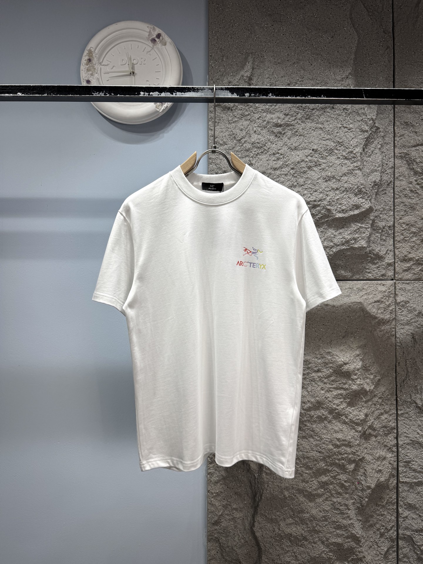 P148 ARCTERYX*Archaeopteryx Rainbow🌈Hiker‼ ️Camiseta de manga corta® 🖤La camiseta de manga corta de Archaeopteryx, co…