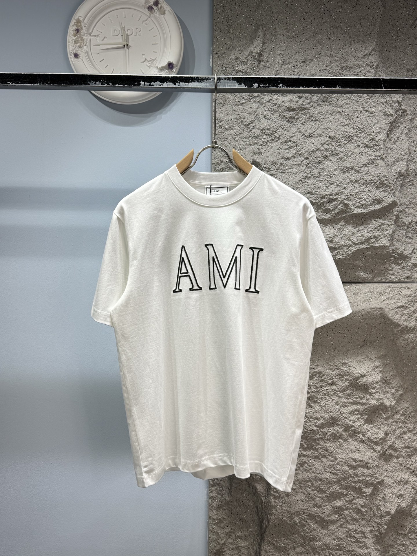 P148 AMI* Letras bordadas‼️ Camiseta de manga corta® 🖤 ¡Tela de algodón puro de 280g! Al tacto es suave y con cuerpo, …