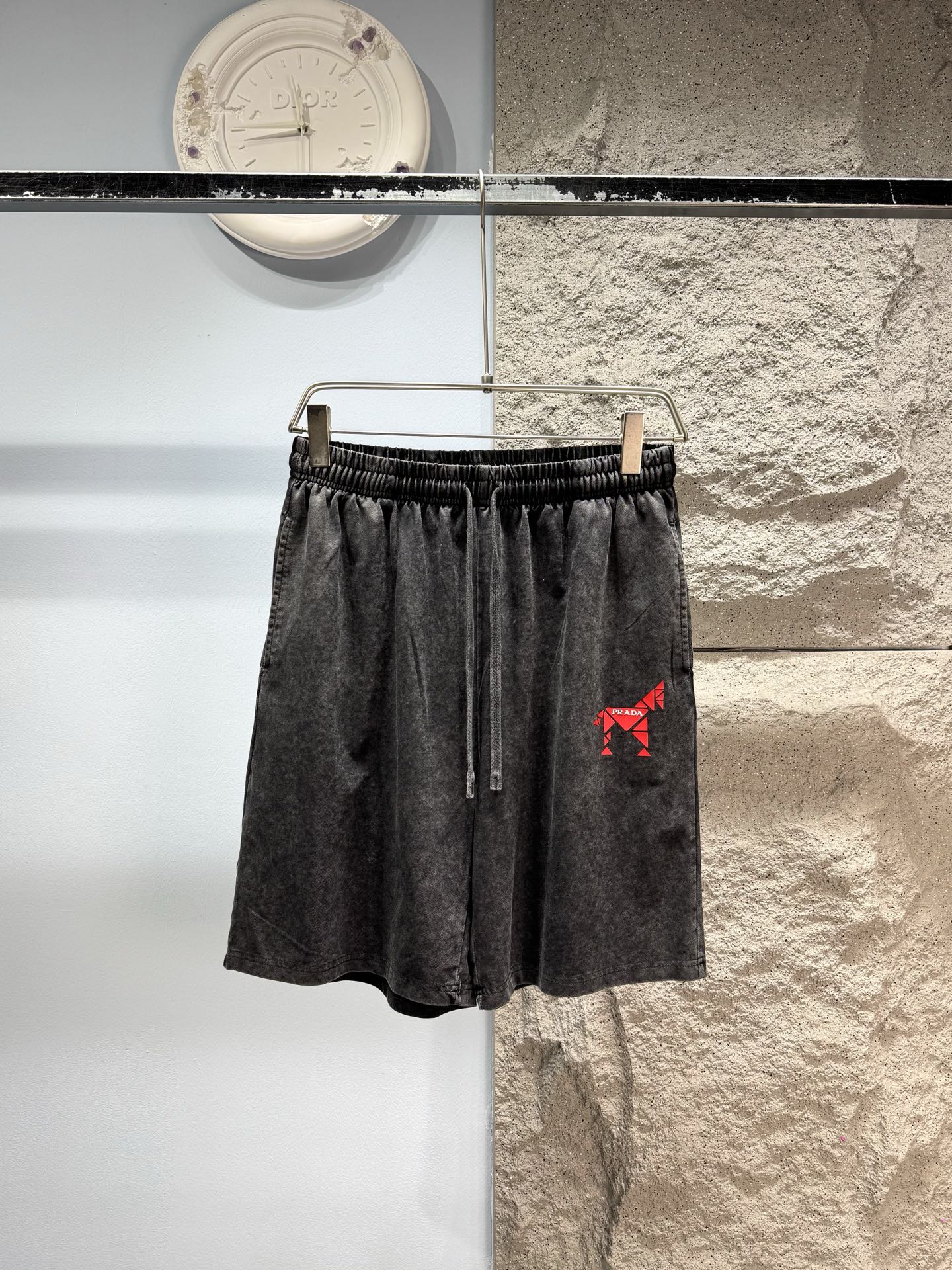 P165 PRADA*Prada Geométrico Pony🐎‼ ️Shorts🩳® 🖤El negro viejo lavado con agua salada frita es tan sabroso🪡No es un n…