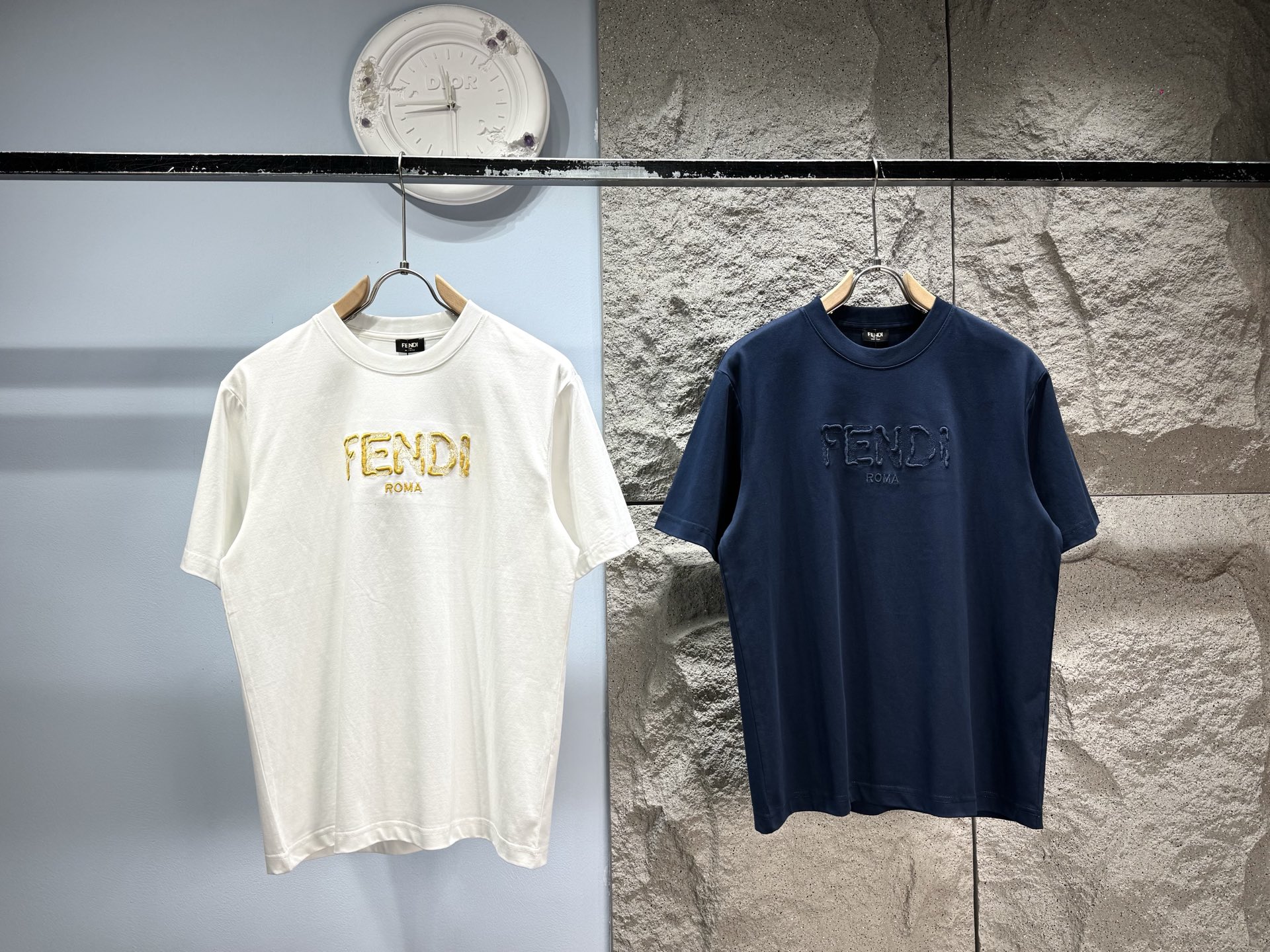 Blanco, azul marino