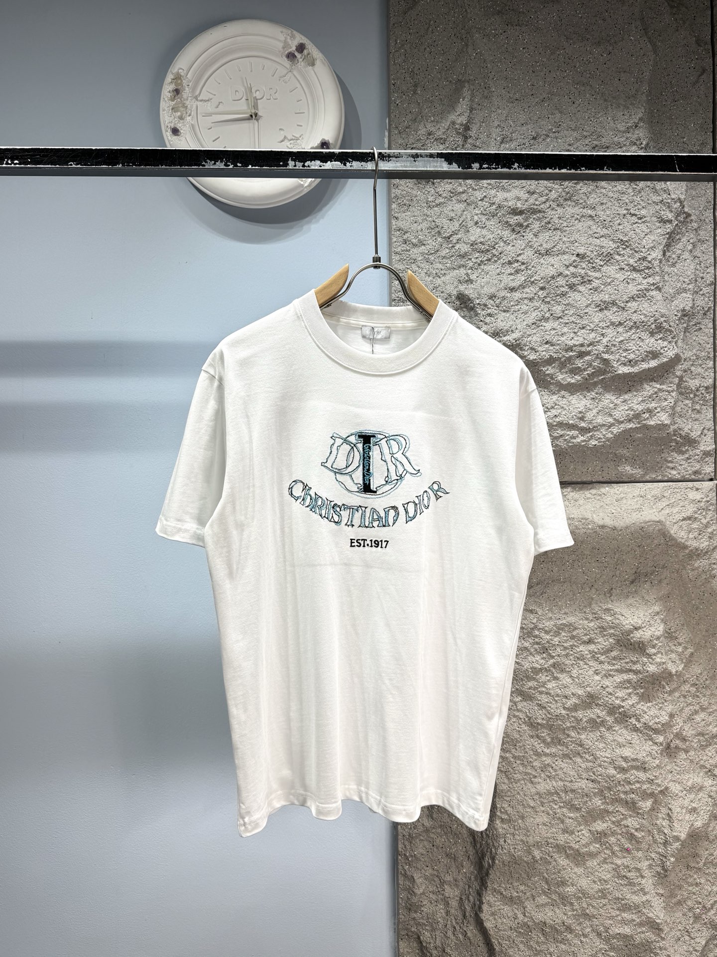 P148 Dior*Letras bordadas Dior‼ ️Camiseta de manga corta® 🖤Confeccionada con material de algodón puro de 280 g, suave …