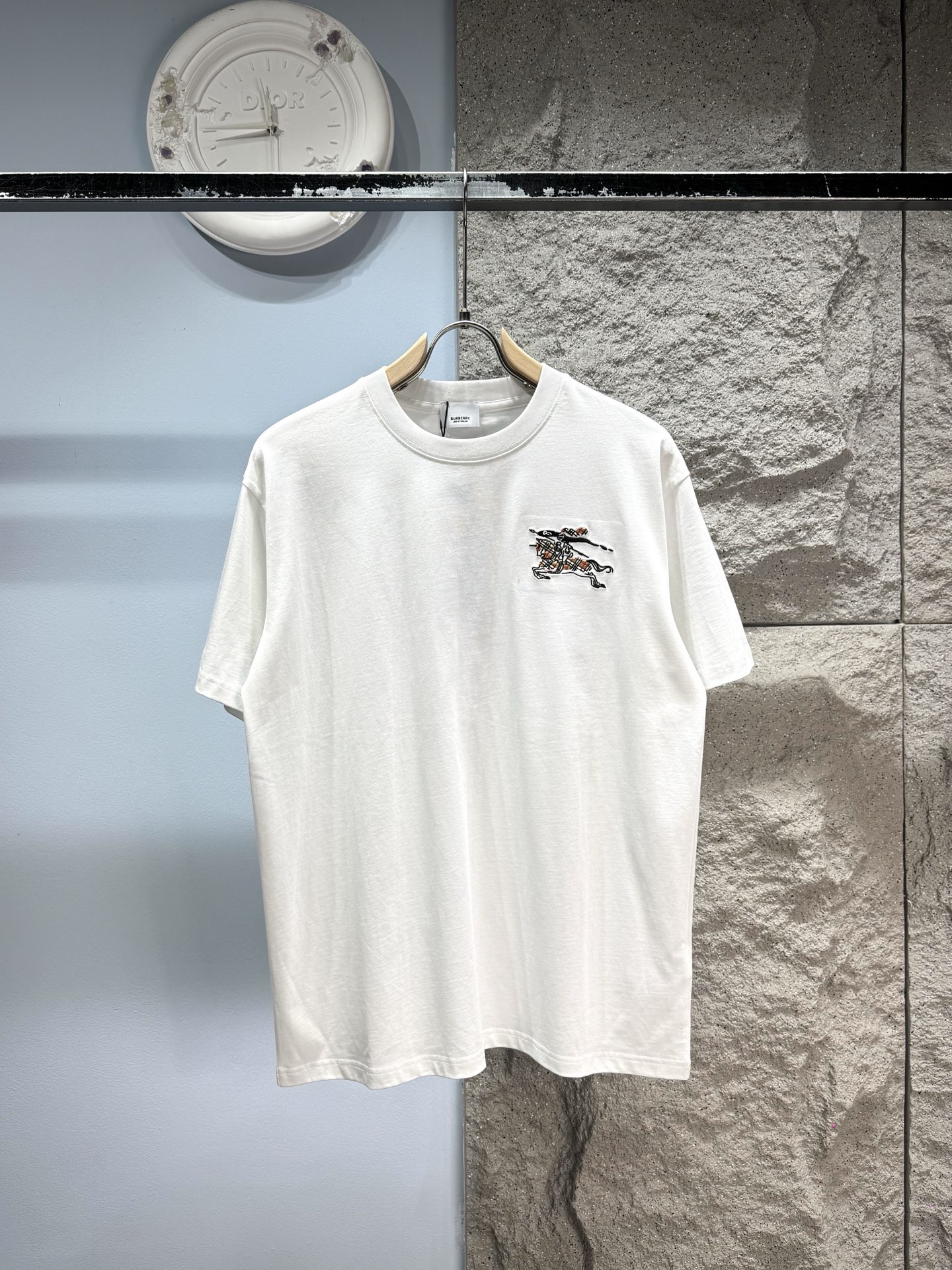 P148 Burberry*Caballo de guerra bordado Burberry‼ ️Camiseta de manga corta® 🖤Camiseta Burberry, logo del caballero ecu…