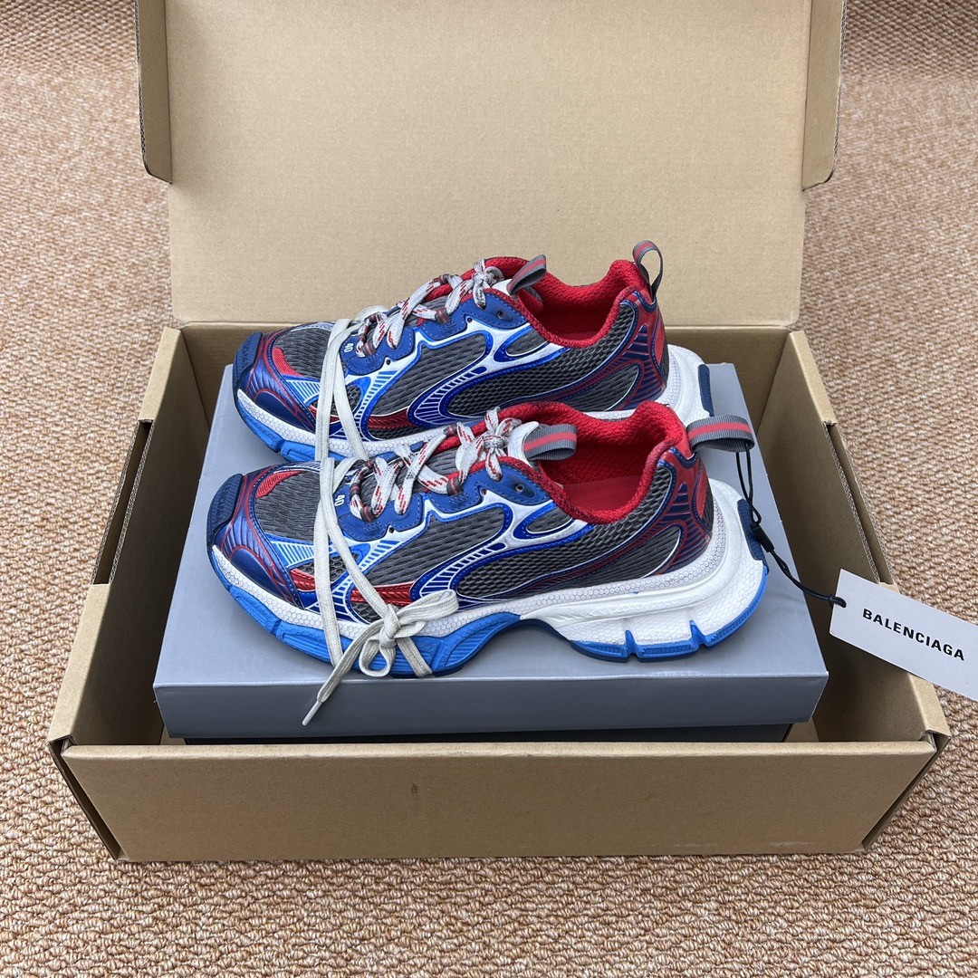 NO:236393,The top version of Balenciaga Balenciaga 3XL Sneaker series, white, blue and red, couples' dad shoes. Original* purchased and developed Balenciaga 3XL Sneaker The overall shoe shape draws on the creative ideas of the two shoe shapes, Balenciaga Track and Balenciaga Runner. It is equivalent to removing the outer frame of the Track shoe body. It inherits Runner's streamlined shape and Track flat toe. In addition, a pair of tied shoelaces are added to the front of the upper to highlight the shape!  Fabric: Original custom imported technology fabric   mesh inner lining: Original custom breathable mesh inner lining: Original mold opening ultralight MD combination rubber bottom thickness: 5CM packaging original tag aircraft box reinforced packaging!  Size 35-46 [One size larger size usually wear 37 shots 36 sizes], casual shoes/sports shoes, balenciaga, balenciaga, sneakers19860909顶级版本Balenciaga巴黎世家3XL Sneaker系列 白蓝红 情侣款老爹鞋 原*购入开发 Balenciaga 3XL Sneaker 整体鞋型汲取了Balenciaga Track和Balenciaga Runner两款鞋型的创作思路 相当于把 Track鞋身的外框拆了下来 同时继承了 Runner的流线造型和 Track扁平的鞋头 另外在鞋面前段另加了一副绑着的的鞋带 凸显造型！ 面料: 原版定制进口科技面料 网面 内里: 原版定制透气网里 大底: 原版开模超轻MD组合橡胶底底厚: 5CM 包装原吊牌飞机盒加固包装！ 码数35-46码【偏大一码平时穿37拍36码】,休闲鞋/运动鞋,balenciaga,balenciaga,sneakers,Women's Shoes
