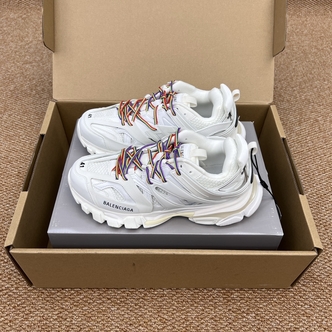 NO:236416,Top Balenciaga Track 3.0 nylon, versatile and comfortable, low-top dad shoes for men and women. The fabric is made of high-density grid spliced ​​with multiple cut pieces of leather, inner lining mesh, the sole is made of high foaming and rubber independent bottom combination, and foot pad latex is applied. The whole shoe is full of functional style. Packaging: Original packaging with independent aircraft box!  Size: 35-46 (positive size), casual shoes/sports shoes, balenciaga, balenciaga, sneakers19860909顶级Balenciaga巴黎世家 Track 3.0 尼龙 百搭舒适 低帮老爹鞋男女同款. 面料采用高密度网格拼接多重裁片皮革 内里织网 大底采用高发泡以及橡胶独立底片组合 垫脚乳胶贴合而成 整鞋机能风十足. 包装:原包装带独立飞机盒！ 码数:35-46码(正码),休闲鞋/运动鞋,balenciaga,balenciaga,sneakers,Women's Shoes