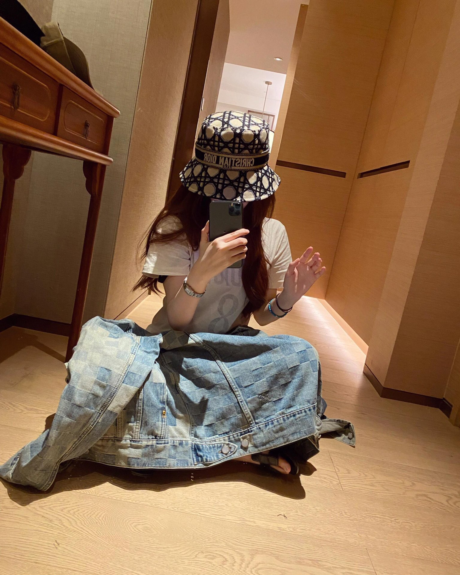 NO:799586,How to dress with quality, hats are the essence,,hats,19860909如何穿着有质感 帽子是精髓,,hats,,Women's clothing