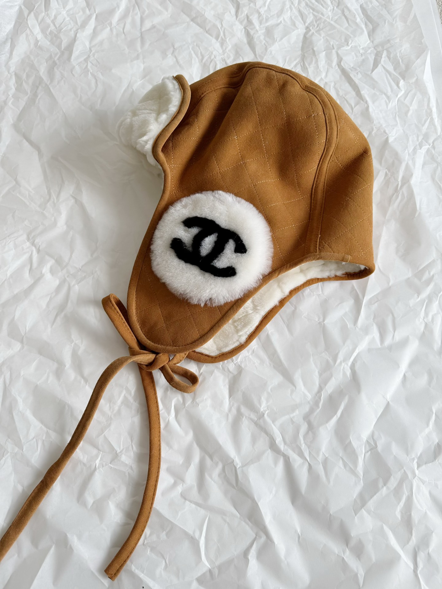 NO:569764,Exclusively for high-end customers who like high-end goods. The products produced by the former 'OEM' are trustworthy. Although everyone can say this, there are very few that can actually produce this quality. You can search the entire Internet with pictures for comparison details. Genuine top-grade lambskin, fur-integrated Lei Feng hat. Everyone who has made a hat knows that the cost is much higher than a coat. The process and technical requirements are extremely high. The hat mold opening, including warmth and wearing effect, is comparable to no pressure. It needs someone who really knows the goods to collect it. Jackets &  coats,sheepskin,hats,alexander wang19860909专属喜欢高端货的高端顾客 曾经的“代工厂“出品值得信赖 虽然这句话谁都会说 但实际拿得出来这个品质的寥寥无几 你们可以带图全网搜罗对比细节 真正顶级小羊皮,皮毛一体雷锋帽 做过帽子的都知成本远高于一件外套 工序和技术要求极高,帽型开模 包括保暖度和戴上的效果 都媲美无压力,需要真正识货的人来收,,jackets & coats,sheepskin,hats,alexander wang,Women's clothing