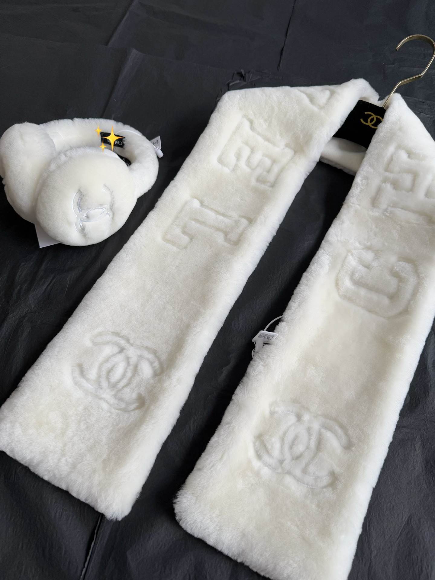 NO:590731,Accept national contrast fur scarf details code,,alexander wang19860909接受全国对比皮草围巾细节 编码,,alexander wang,Women's clothing