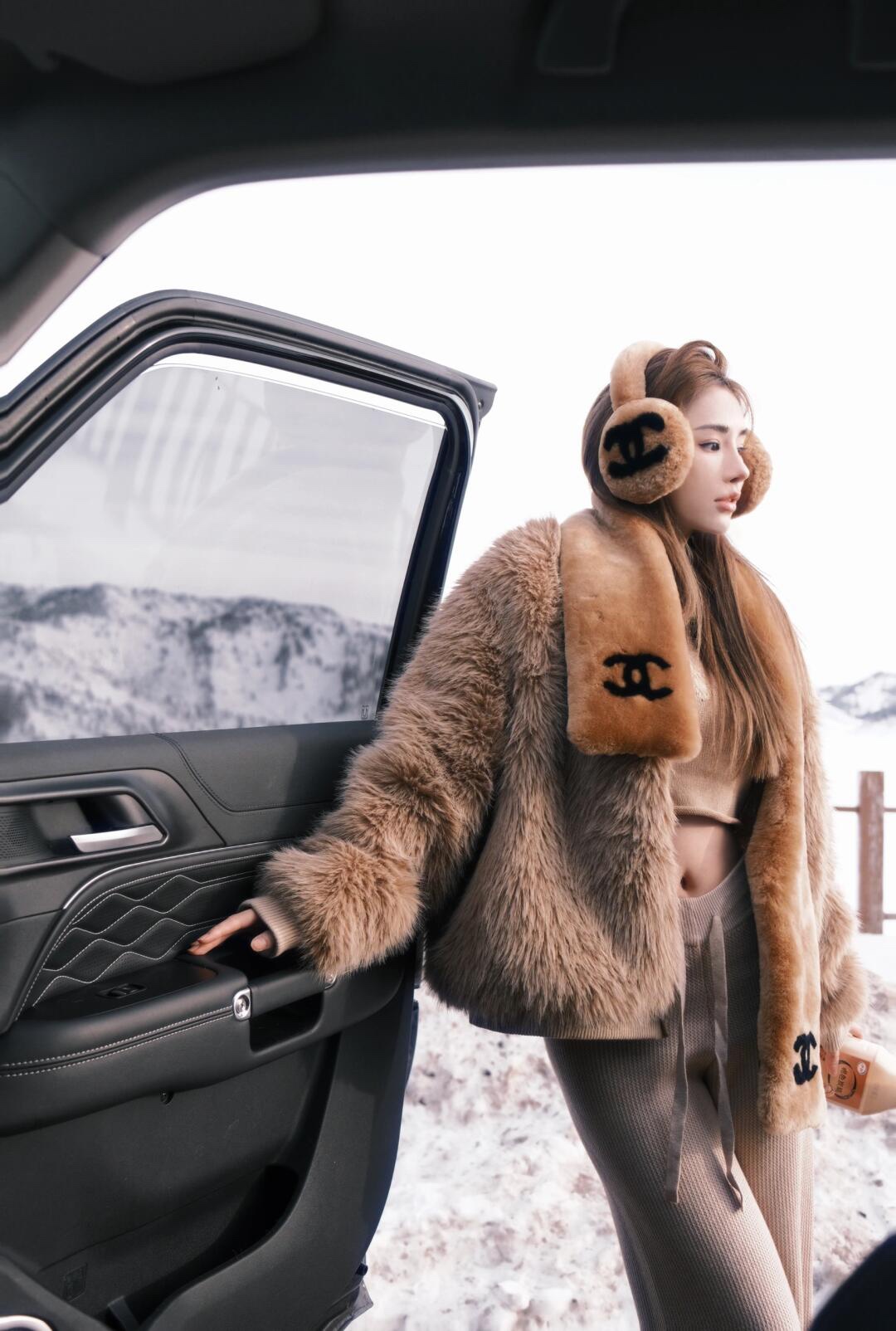 NO:566675,Earmuffs are so necessary when traveling in winter,,alexander wang19860909冬天出行 耳罩太需要了,,alexander wang,Women's clothing