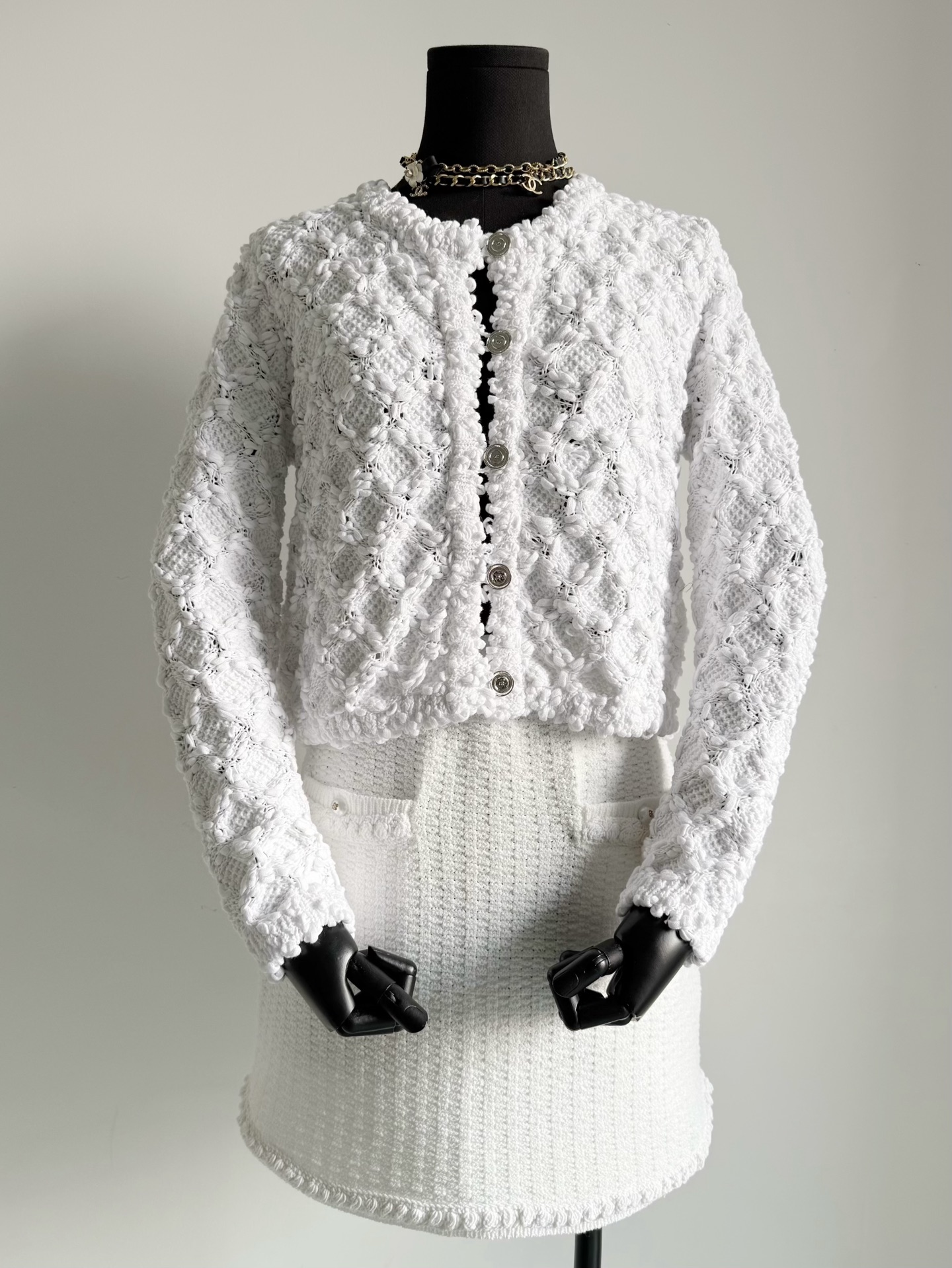 NO:478765,Different from the market version, no pressure, and comparison at will. Super Heavy Industry Fairy Flower Weaving Weaving Fabric has been a month long to present the best effect. Texture/feel/convex feel. Details are comparable to pressure-free and easy to enter and exit. It is elastic and soft and not stubborn. You can wear it in spring, summer and autumn. The boss’s personal style is recommended. You all know, alexander wang19860909区别市面版本无压力,随意对比 超重工仙女花花编织面料 历时一个月之久呈现最佳效果 肌理感/手感/凹凸感 细节媲美无压力轻松出入 富有弹力且柔软不扎身 春夏秋三个季节都能穿它 老板娘自留款推荐,你们都懂,,alexander wang,Women's clothing