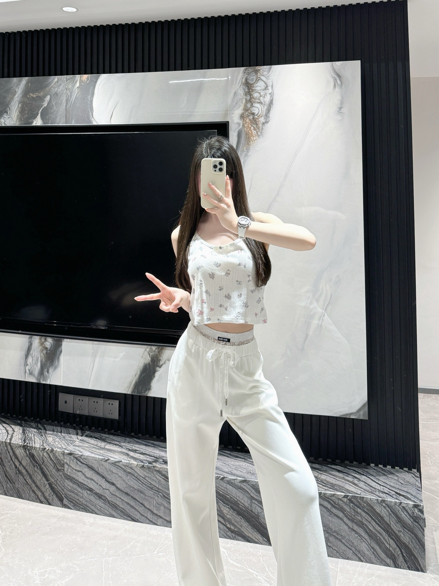 NO:549055,My own model looks white moonlight casual hoodies, alexander wang19860909自家模特look 白月光休闲卫裤,,alexander wang,Women's clothing