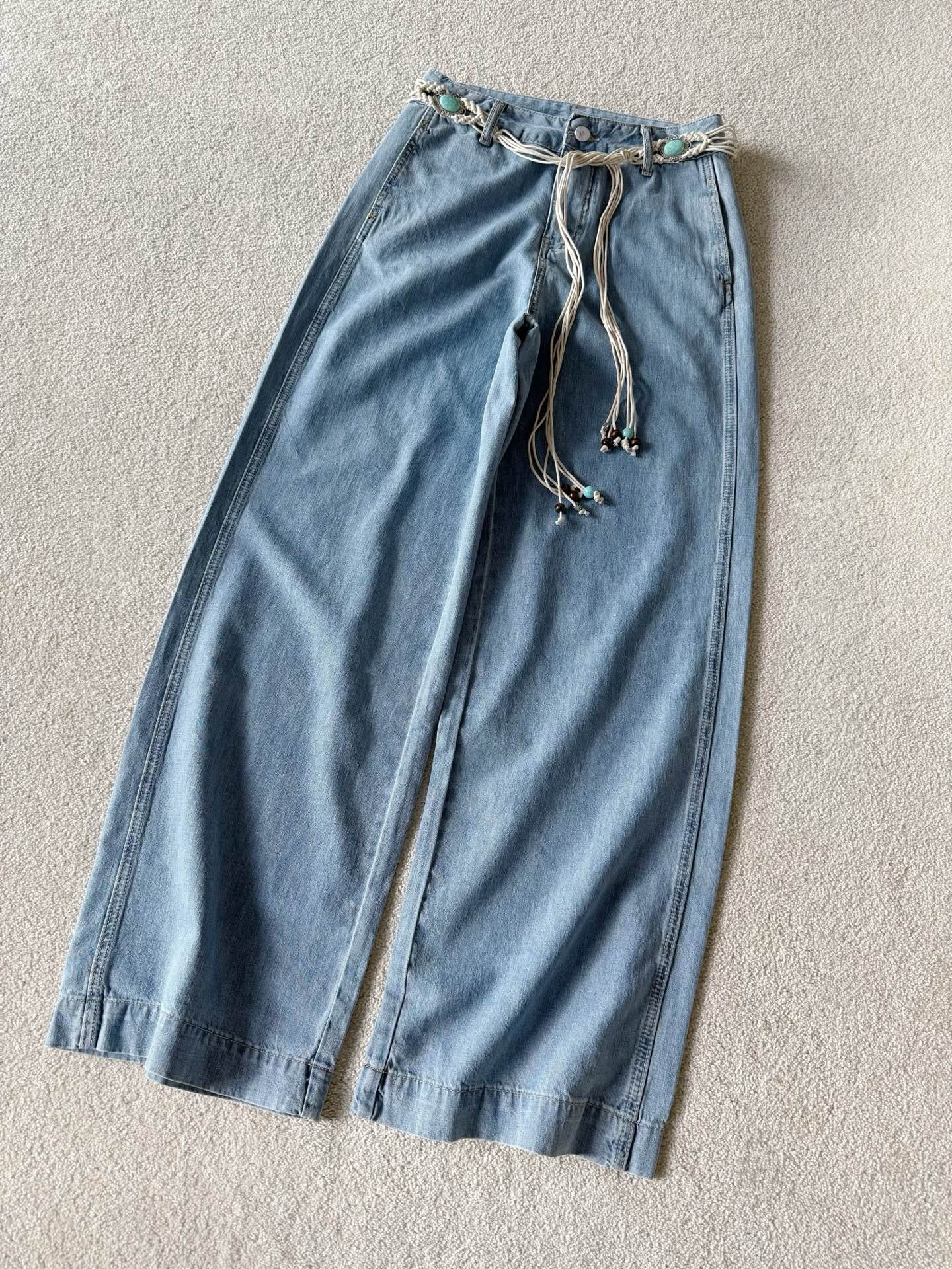 NO:473233,This month, the scarce pants boss keeps her own style. Super draped summer sunscreen jeans. The benefits of imported denim cotton are full. It is soft and cool/draining. Delivery pure hand-woven vacation-style belts. It can be matched with other items separately. The hand is slow and waiting for orders. The first batch of spot prices will be collected. Jeans, alexander wang19860909本月稀缺好裤子老板娘自留款 超垂坠的夏季防晒牛仔裤 进口牛仔棉的好处拉满 既做到了柔软冰爽/又有垂坠感 配送纯手工编织度假风腰带 可单独搭配别的单品 手慢又是等补单的节奏 趁首批现货速度收,,jeans,alexander wang,Women's clothing