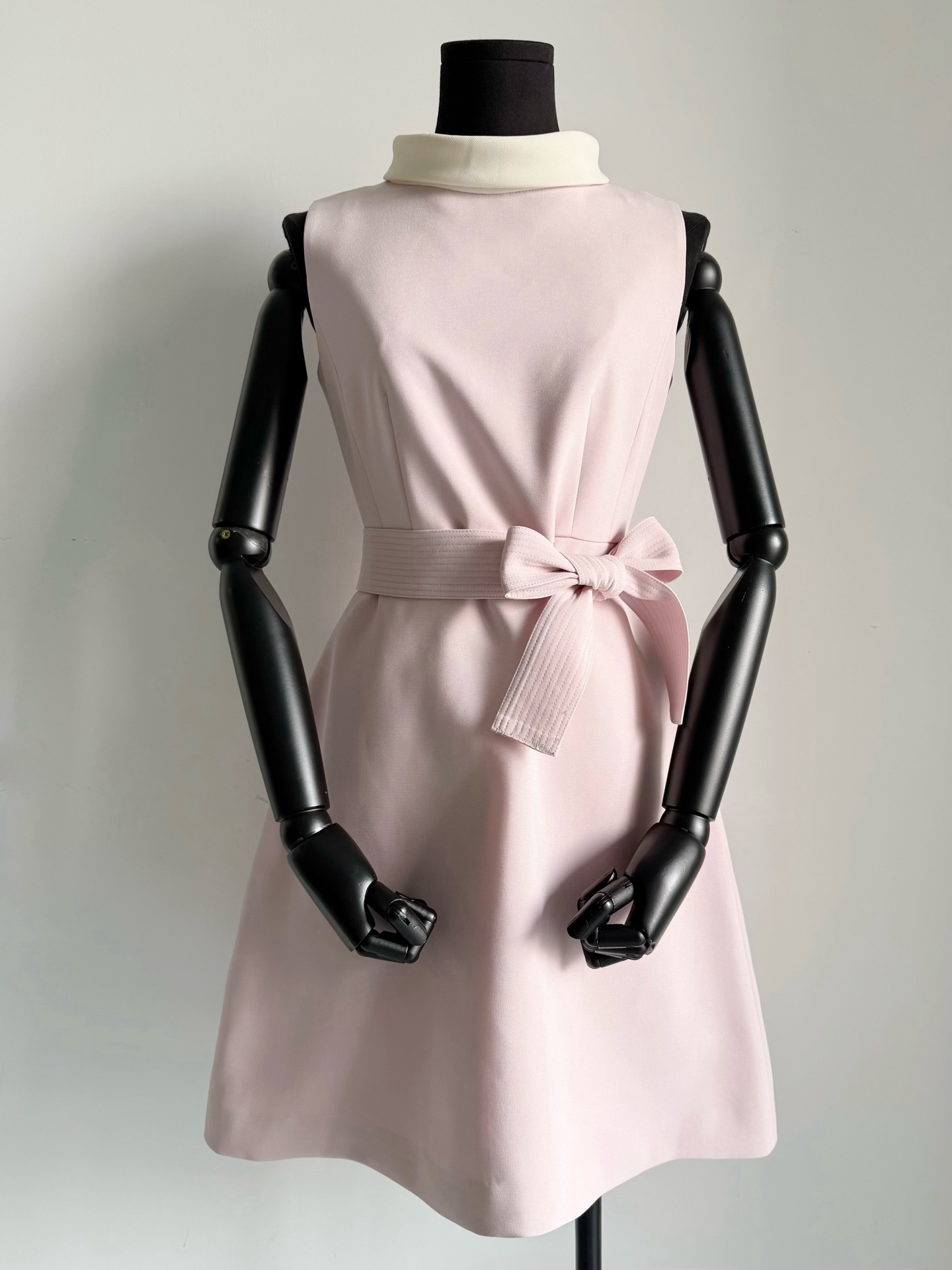 NO:762614,The first dress of this summer, who knows how expensive it is? !! ​​CURIEL's dress is the best value for money. It can be worn freely in various occasions. It is no problem for daily wear. The excellent silk wool fabric is draped and stylish. It is lined with mulberry silk, which is breathable and cool. The key point is that the fabric feel and style are not inferior to Dr. No wonder all celebrity bloggers love it,,skirts,19860909今年夏天的第一条连衣裙 又仙又贵谁懂 !! CURIEL的礼服裙性价比之王太绝了 自由出入各种场合 日常穿也是完全没有问题 绝好的丝毛面料垂坠有型 内衬桑蚕丝透气冰凉 重点是面料手感和版型不输Dr 怪不得各路明星博主都很宠它,,skirts,,Women's clothing