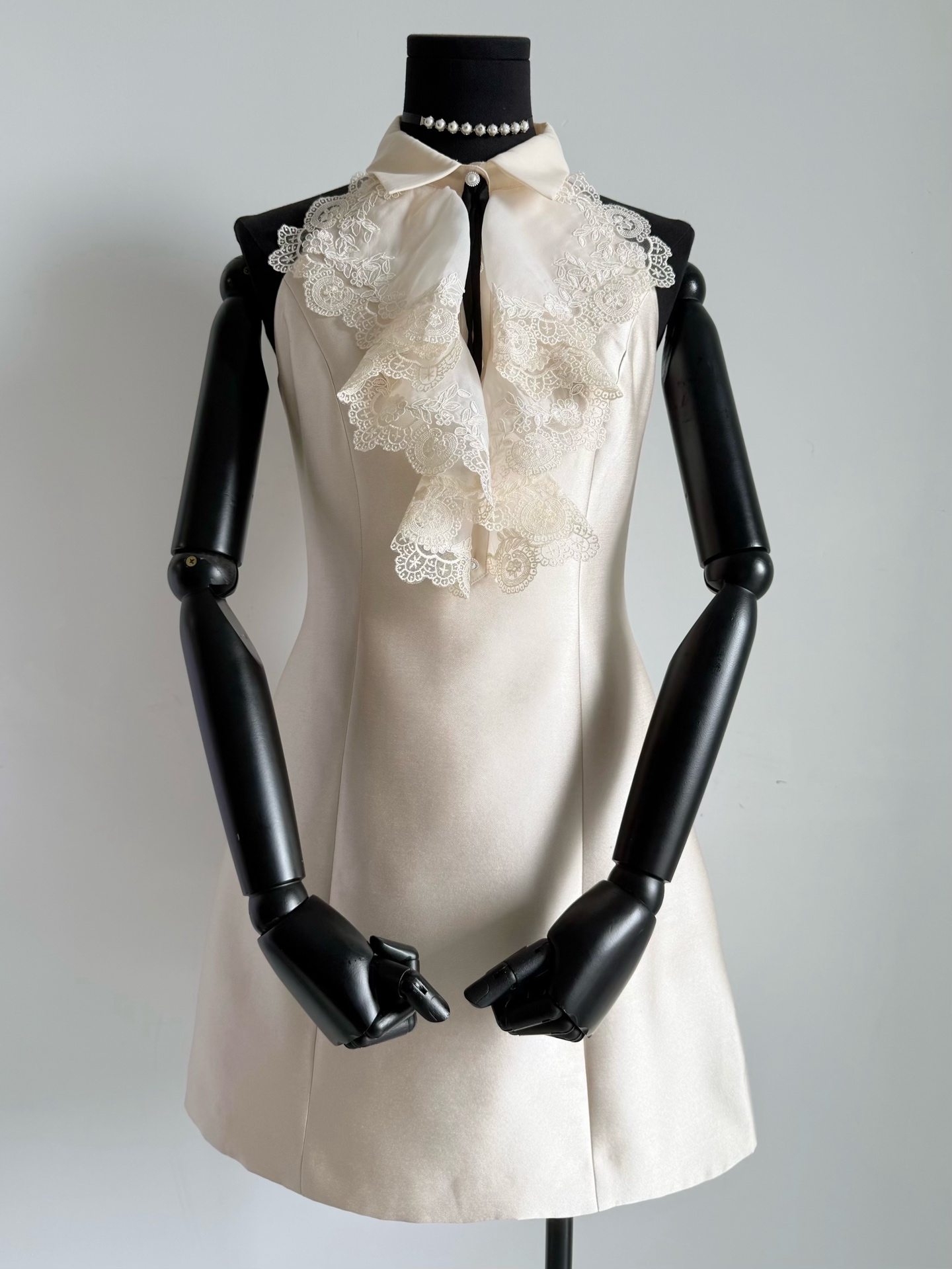 NO:748617,JORY~ New dresses continue to be released. This one is also reserved by Zhao Lusi. To be honest, every one of them is my favorite~~ The key is that the fabric is strong enough. It can be seen through the screen that it is quite wide and stylish without being too soft. Many cheap workmanship on the market is completely shapeless. The three-dimensional tailoring restores the waist contour. The water-soluble lace details on the chest are carefully selected,,skirts,19860909JORY~新品连衣裙继续出 这一条赵露思也留了的 说实话每一条都是心头爱 ~~ 关键还是面料足够给力 隔着屏幕也看得到挺阔有型不软塌 市面不少廉价做工完全没型 立体剪裁还原腰身轮廓 胸前进口水溶蕾丝细节拿捏,,skirts,,Women's clothing