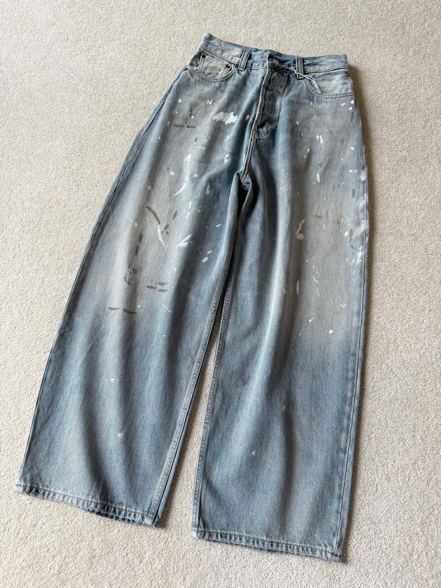 NO:534794,Another must-have acne ~ The magical jeans that can be shared with your boyfriend. Super high craftsmanship restores the details of the ink splash. You can see our distribution sorting and tones. Compare at will without pressure. The boss’s own style is free to enter and exit the cabinet. The loose and wide legs are particularly hidden. What you wear is a casual and fashionable tone. Acne studios, jeans, alexander wang19860909又一条必留的acne~ 可以和男朋友一起共享的神颜牛仔裤 超高工艺还原泼墨细节 可以看到我们的分布排序和色调 随意对比无压力 老板娘自留款自由进出柜子 宽松阔腿特别藏肉 穿的就是一种随意时髦调调,,acne studios,jeans,alexander wang,Women's clothing