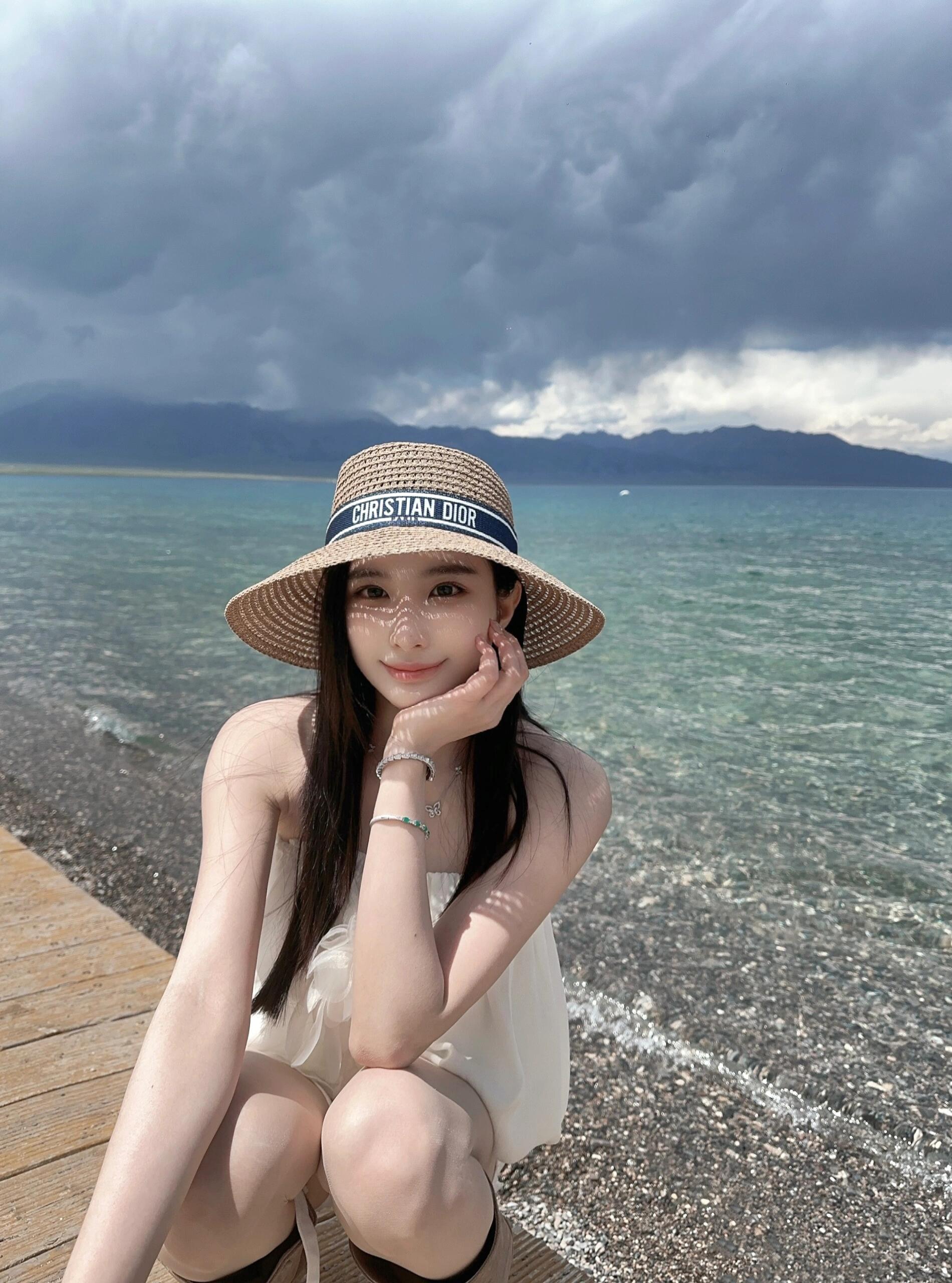 NO:797292,The outfit is a plus. Full marks for sun hats, hats,19860909穿搭太加分了 满分遮阳帽,,hats,,Women's clothing