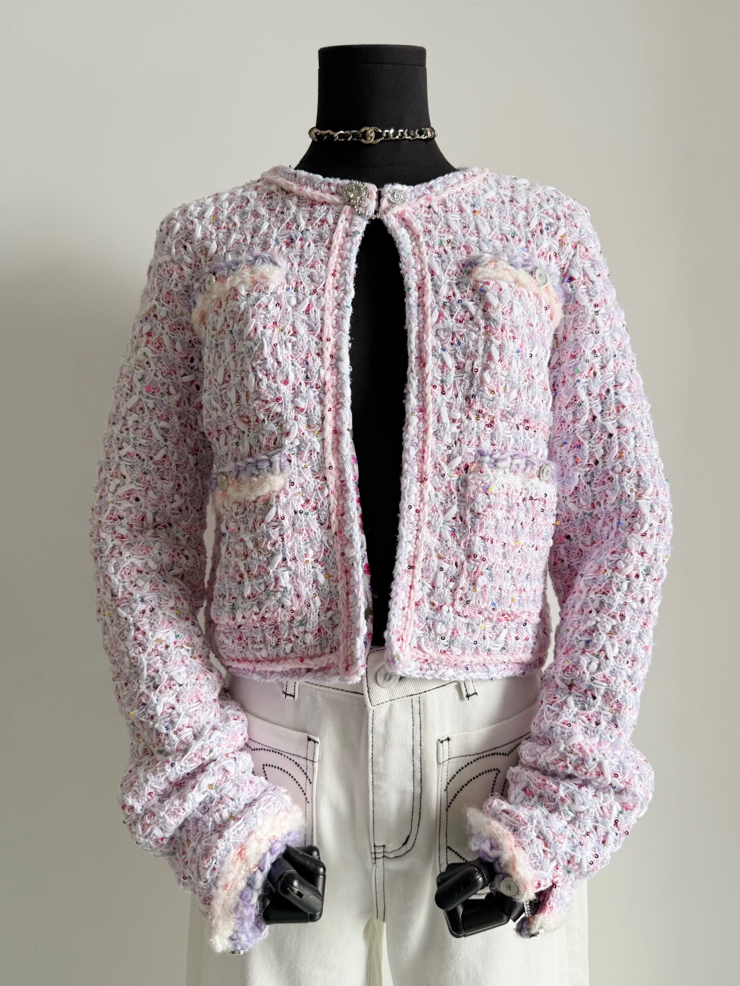 NO:495944,Heavy Industry has the highest quality collection level, insisting on YB production and development to withstand the entire network comparison!! Super beautiful knitted fabrics have dozens of colors. The hand-picked part of the whole piece is very time-consuming and labor-intensive. Including the lining, it is also the market for customization. The distribution of the heavy industry brooch can be matched separately. The heavy weight of the whole piece is put into the closet and raised by more than one or two levels. Brooch, breastpin, alexander wang19860909重工收藏级别最高品质 坚持YB制作开发经得起全网对比 !! 超美的编织面料多达数十种配色 整件手挑部分特别多耗时耗力 包括内衬也是我们du家定制区别市面 配送开模重工胸针可单独配 整件沉甸甸的分量 放入衣橱抬高了不止一两个档次,,brooch，breastpin,alexander wang,Women's clothing