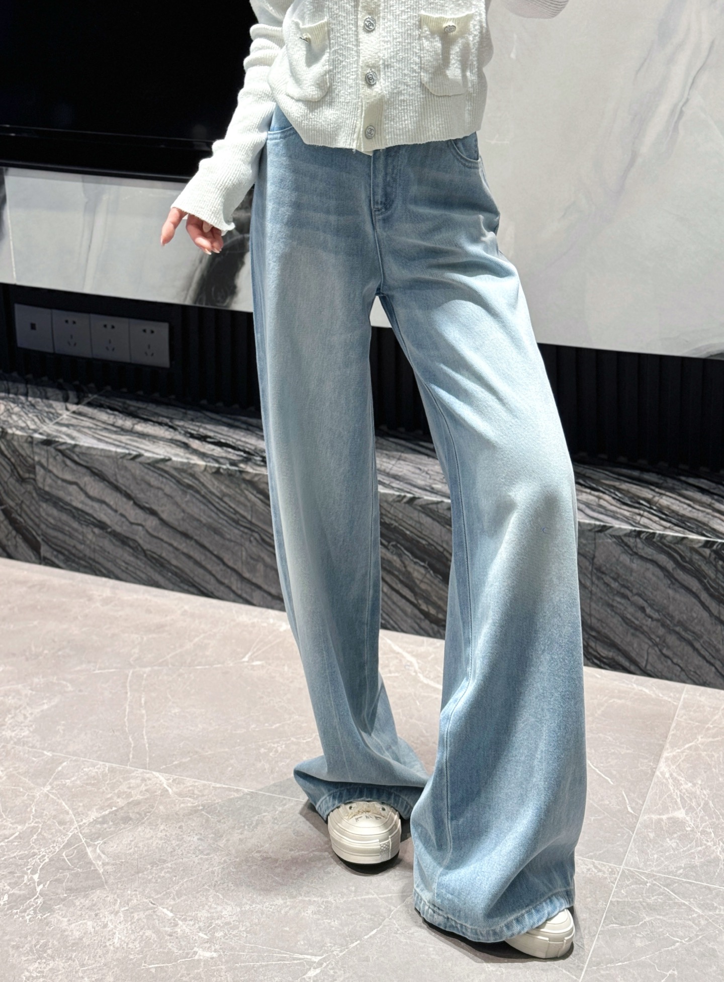 NO:469420,My own model look casual and stylish, very expensive at first glance, alexander wang19860909自家模特look 随意有型 一眼看就很贵,,alexander wang,Women's clothing