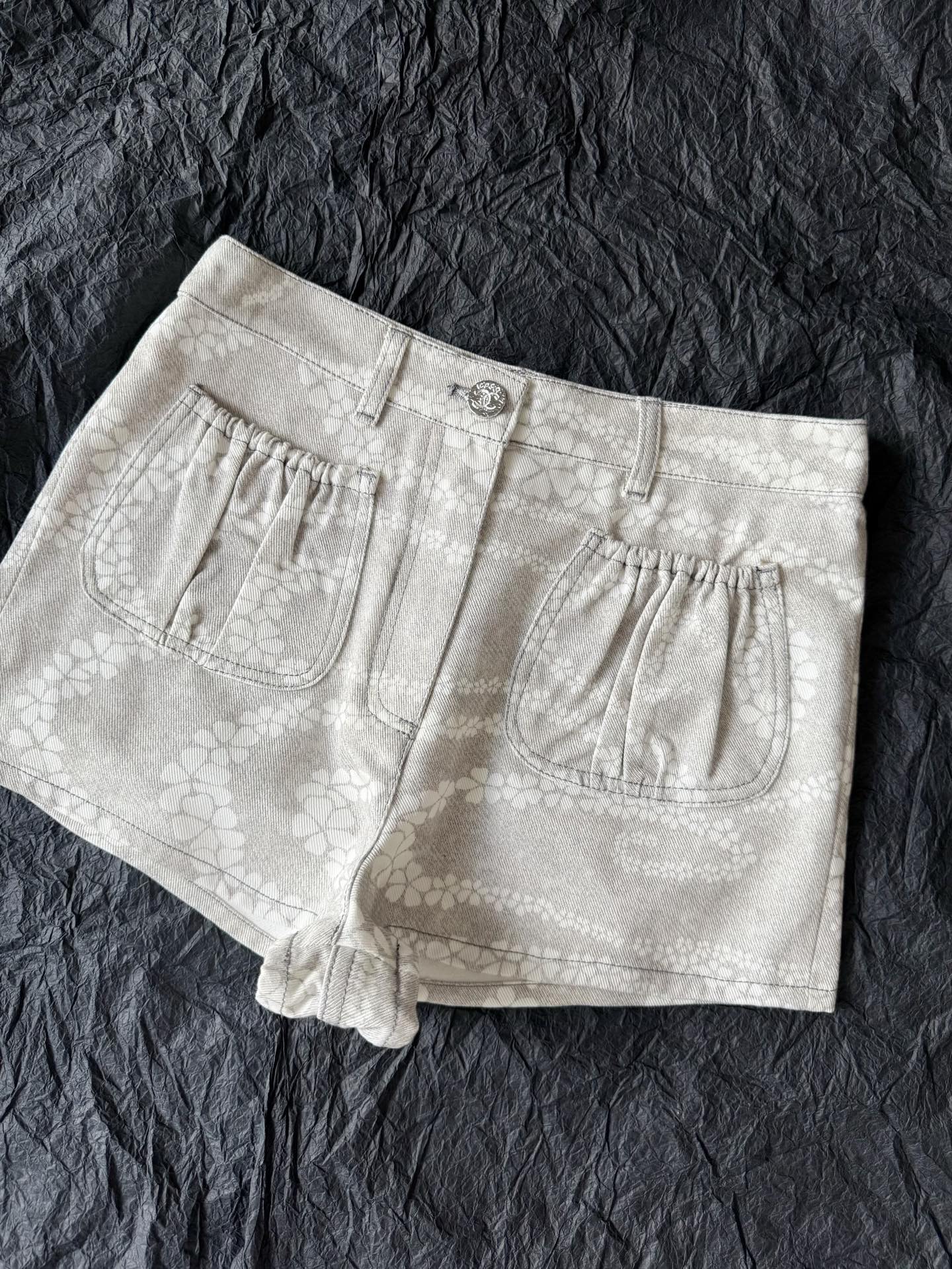 NO:497843,The top quality coco beace must-have for this printed shorts. It can be matched with all the fragrance tops. The style and color are not afraid of comparisons!! Select high-quality imported denim cotton, three-dimensional tailoring, beautify the legs and the long legs without P. The hardware details are restored. Blue/pink/gray. The three colors cannot resist. The feeling is full of security when changing. Shorts, alexander wang19860909无需多言的顶级品质 coco beace必收这条印花短裤 可搭配一切的香上衣 版型,色调不惧怕各路对比 !! 甄选高质感进口牛仔棉,立体剪裁 美化腿部比例大长腿不用P 五金小细节都还原 兰色/粉色/灰色 三色都无法抗拒感觉都入 换着穿安全感十足,,shorts,alexander wang,Women's clothing