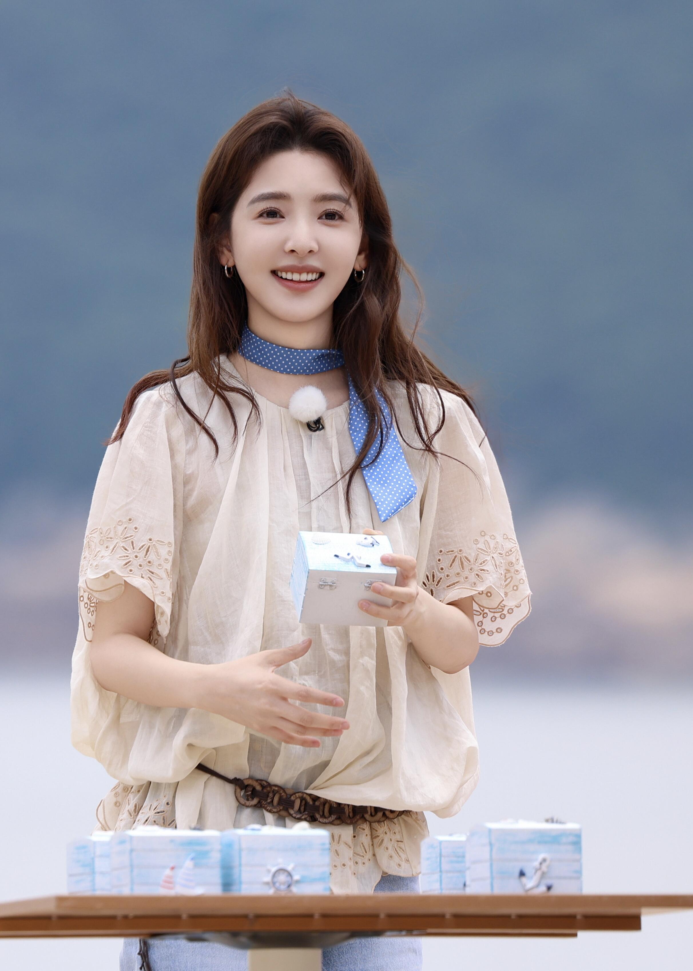 NO:481559,# Zhang Ruonan: Slack but noble, alexander wang19860909# 章若楠 松弛但矜贵,,alexander wang,Women's clothing