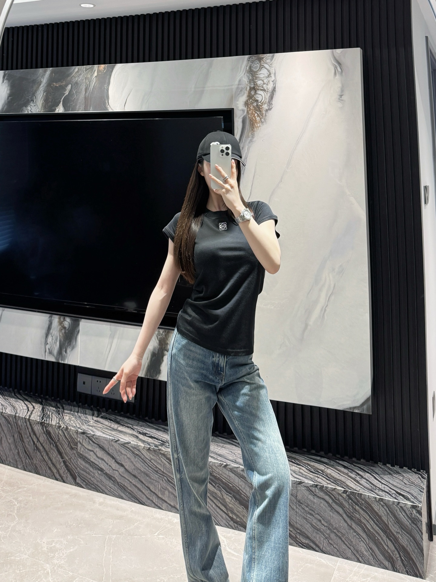 NO:762639,Own model look with CE leather label jeans, jeans,19860909自家模特look 搭配ce皮标牛仔裤,,jeans,,Women's clothing