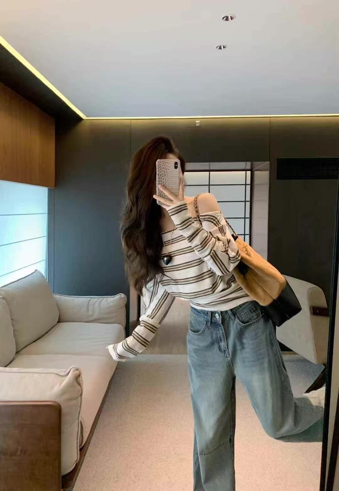 NO:485356,Inadvertent sense of atmosphere, self-consistent and comfortable, alexander wang19860909不经意的氛围感 自洽自在,,alexander wang,Women's clothing