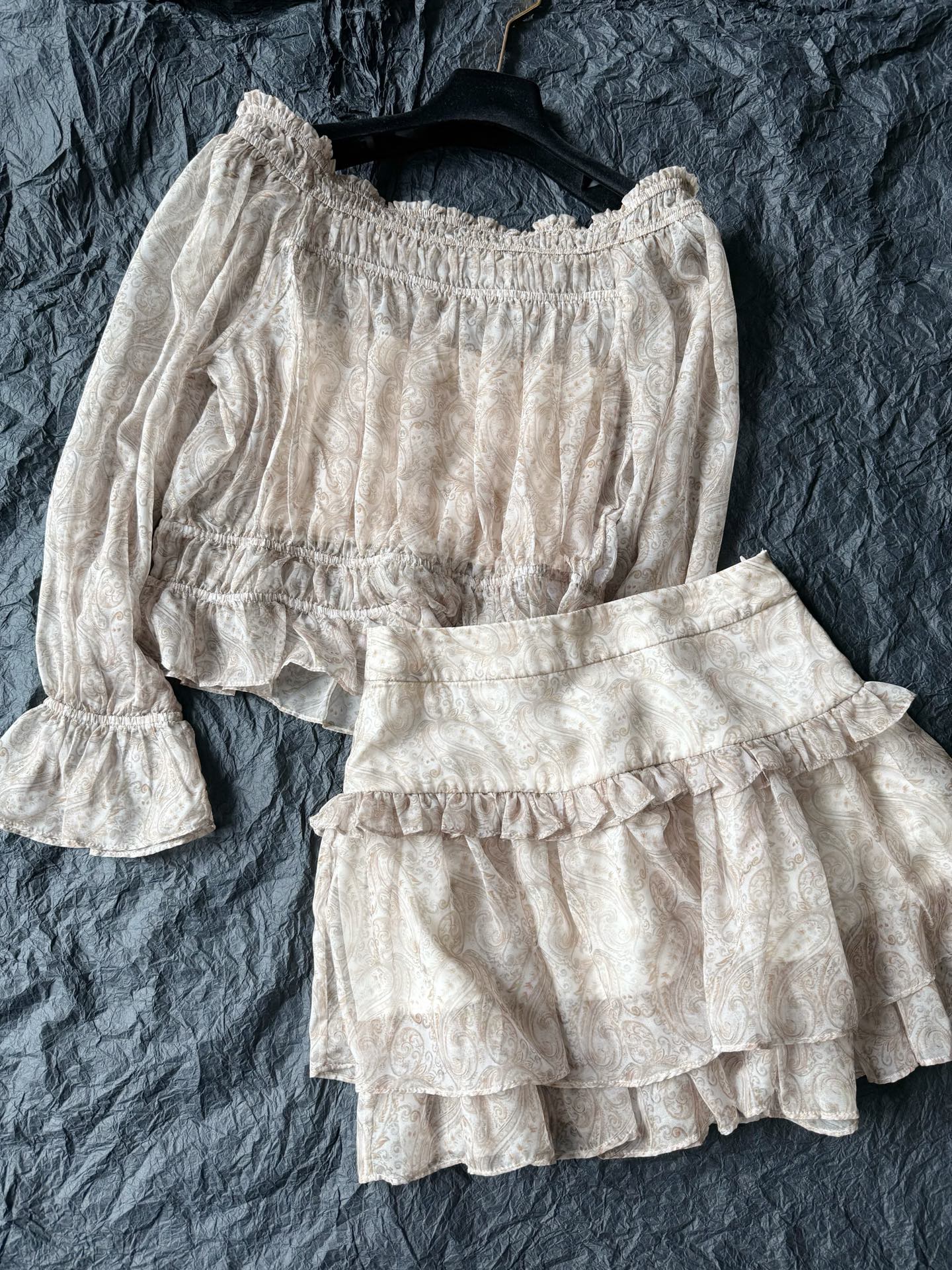 NO:500681,Real photos of the same series of pleated skirts, double-layer production to prevent exposure, the materials and design sense are among the best, skirts, alexander wang19860909同系列百褶半裙实拍图 双层制作防走光 用料和设计感都是数一数二,,skirts,alexander wang,Women's clothing