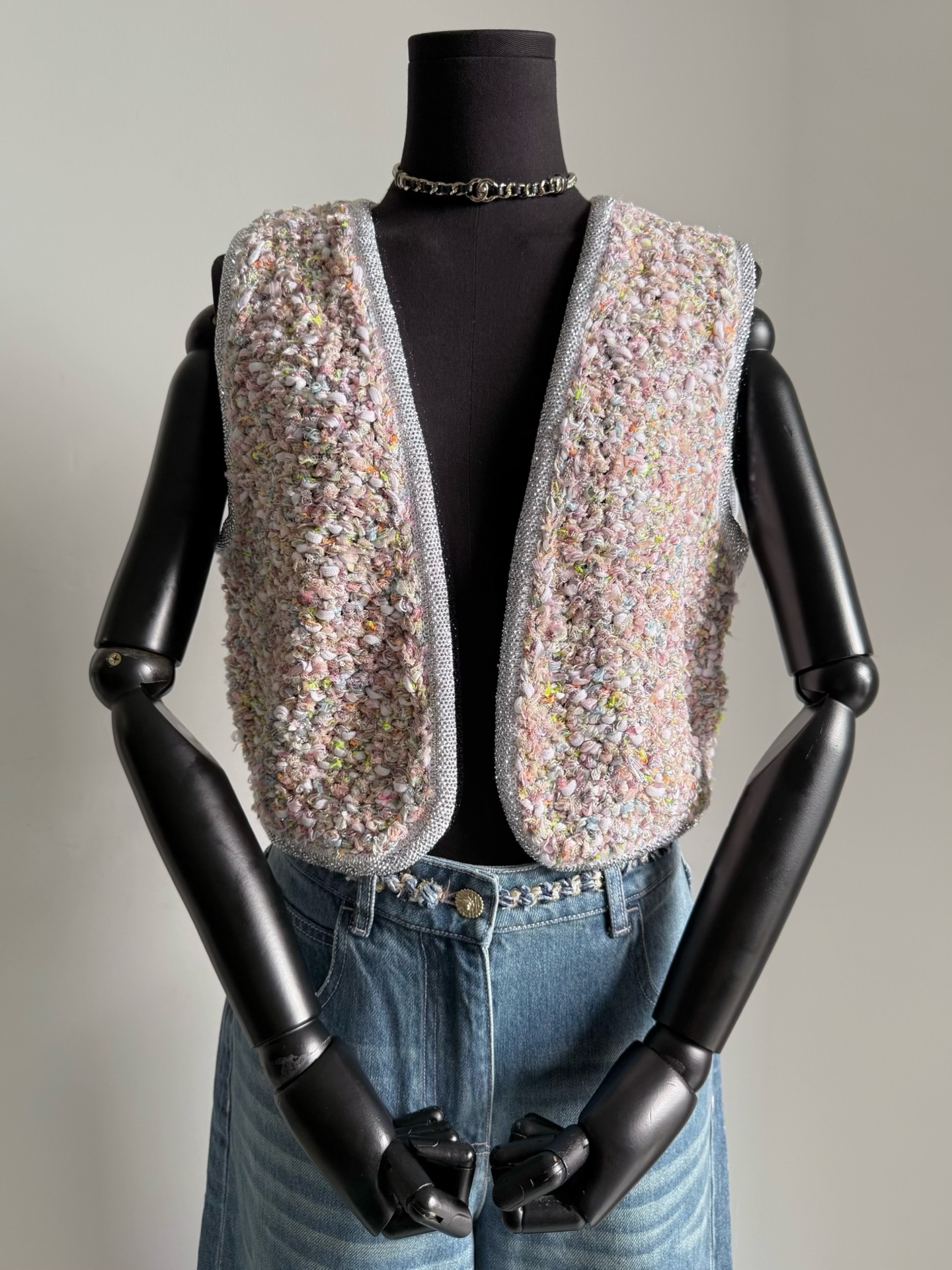 NO:502493,Knitting that has been shipped in nearly 2 months in history, you should all understand its value!! I bought 25P for a long time and have been silently developing it. More than 15 kinds of wool materials are fixed and dyed and heavy-working knitting. The process is very complicated and it is an unattainable workmanship in a small factory. Custom imported full-diamond webbing pattern is restored. It is upright and stylish at all. It is our intention to achieve heavy weight. Alexander wang19860909历史接近2个月出货的针织 你们都该懂它的含金量 !! 25P买了很久一直在默默开发 超过15种毛料定织定染重工编织 工艺程度很复杂 是小厂可望不可及的做工. 定制进口满钻织带版型还原 挺拔有型完全不软塌 到手沉甸甸的分量是我们的用心,,alexander wang,Women's clothing