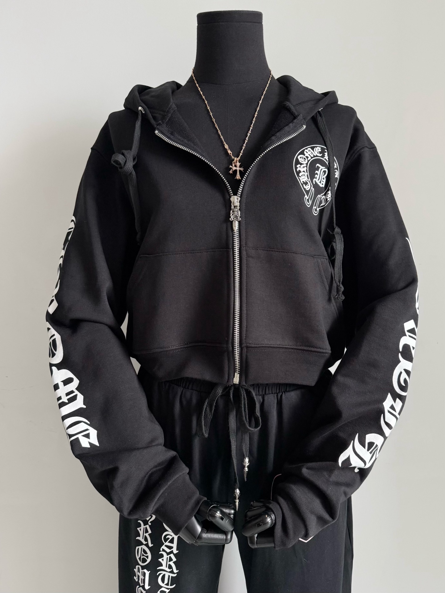 NO:478788,Real black details photo, A and cool, refuse to be a bad street ~~,,alexander wang19860909黑色细节实拍图 又A又飒拒绝烂大街 ~~,,alexander wang,Women's clothing