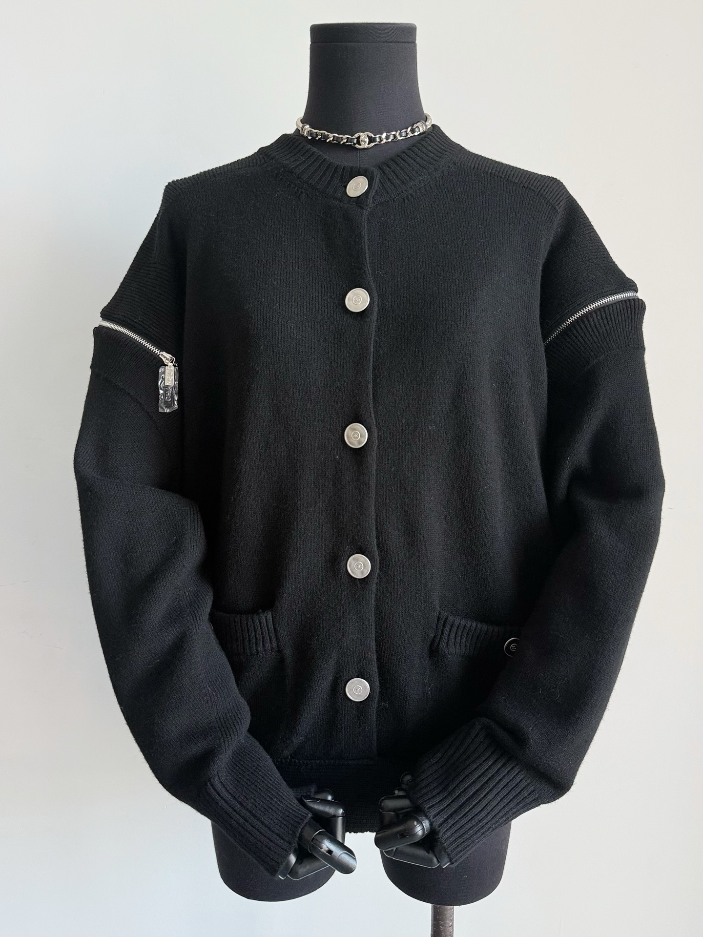 NO:480134,Real black details photo. It is the one on Wang Yibo. I recommend wearing this kind of jacket in daily life. It is easy to spend three to five years and is still durable. Jackets & coats, alexander wang19860909黑色细节实拍图 王一博上身的就是它 日常就推荐留这种外套 轻松过三五年依旧耐穿,,jackets & coats,alexander wang,Women's clothing