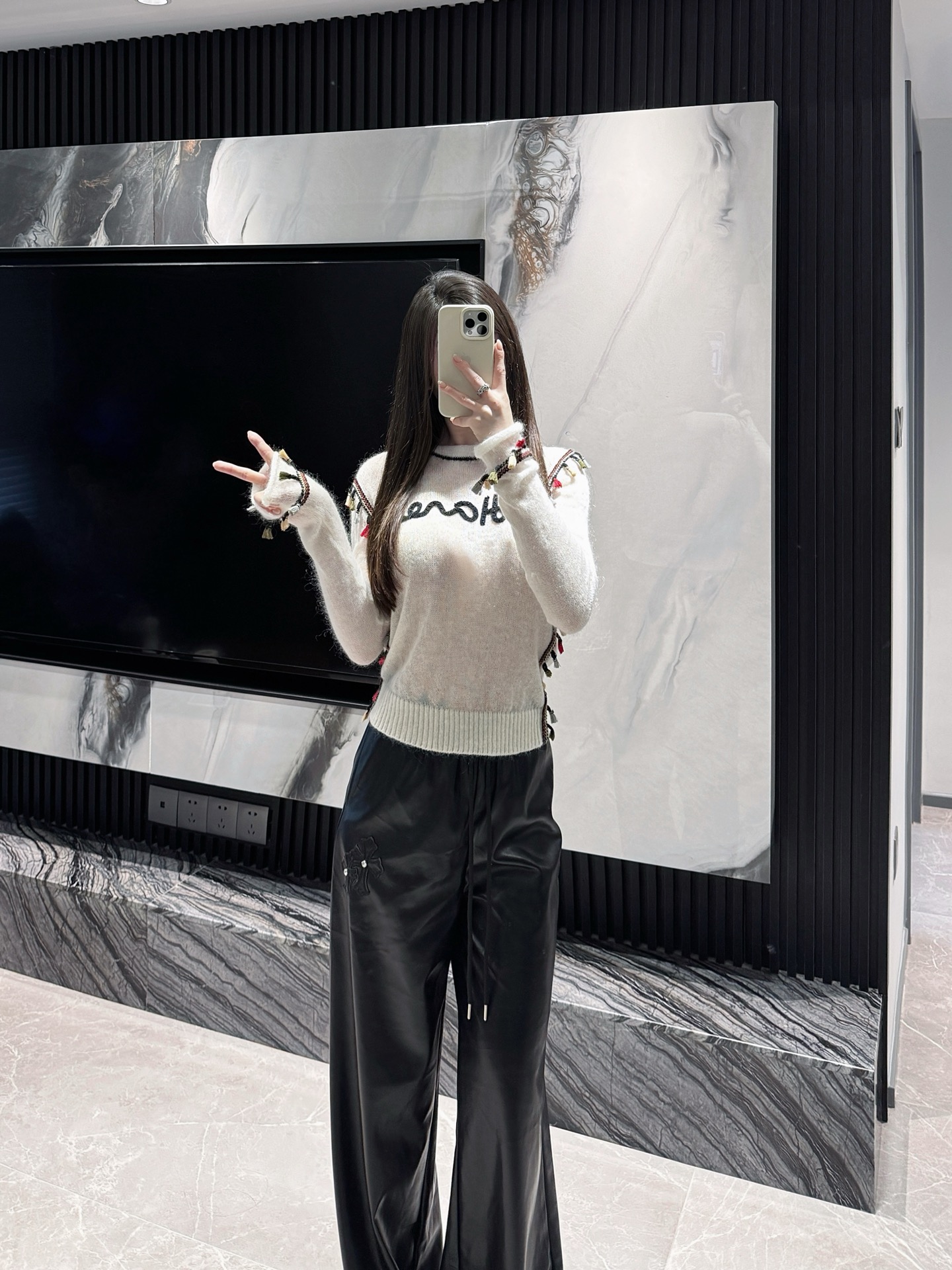 NO:483616,My own model look with ch new leather pants, alexander wang19860909自家模特look 搭配ch新款皮裤,,alexander wang,Women's clothing