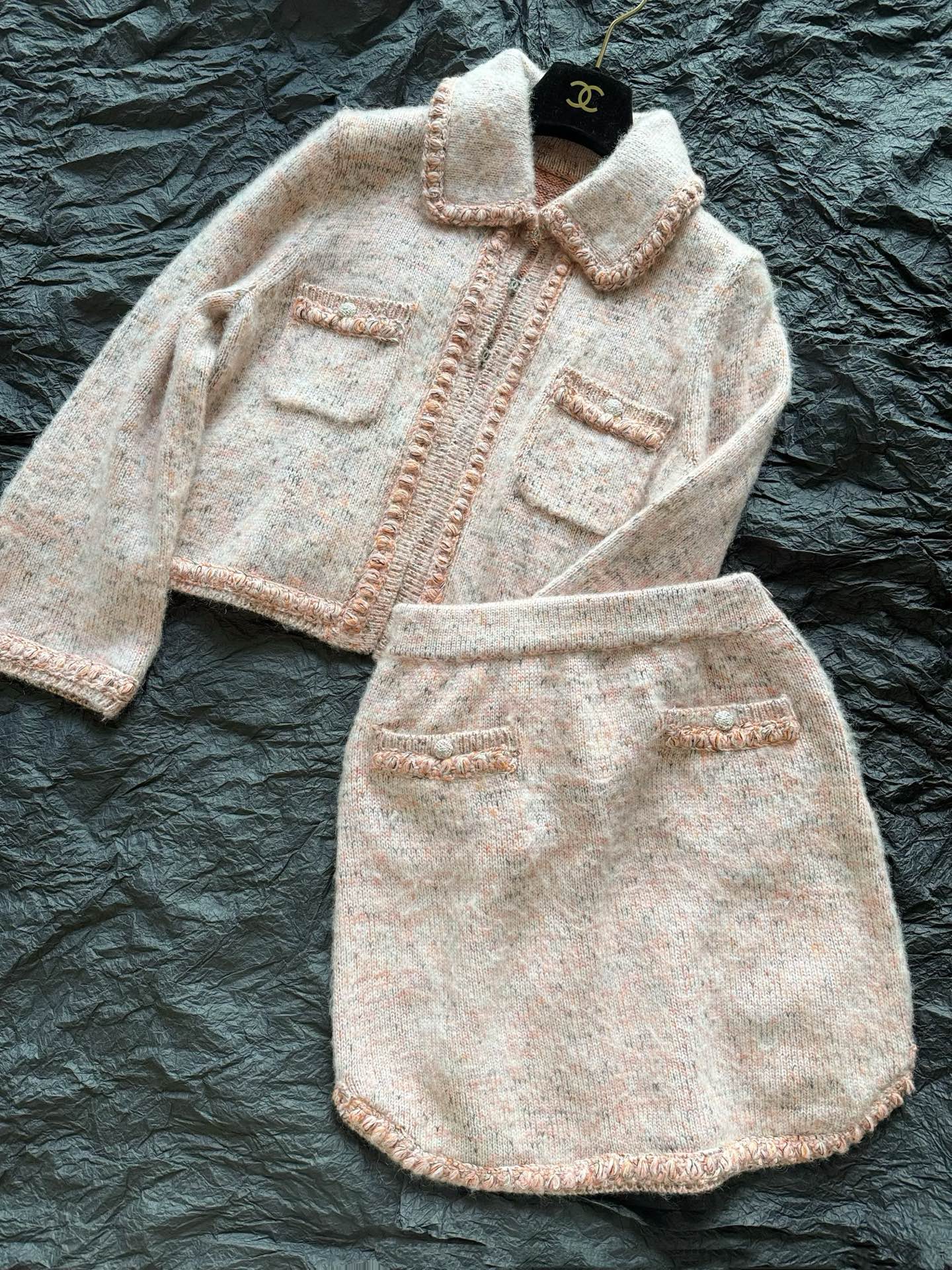 NO:485347,Real photos of matching skirt details. The color is very beautiful, the combination of autumn and winter is a must, skirts, alexander wang19860909配套半裙细节实拍图 色调非常美,秋冬搭配刚需,,skirts,alexander wang,Women's clothing