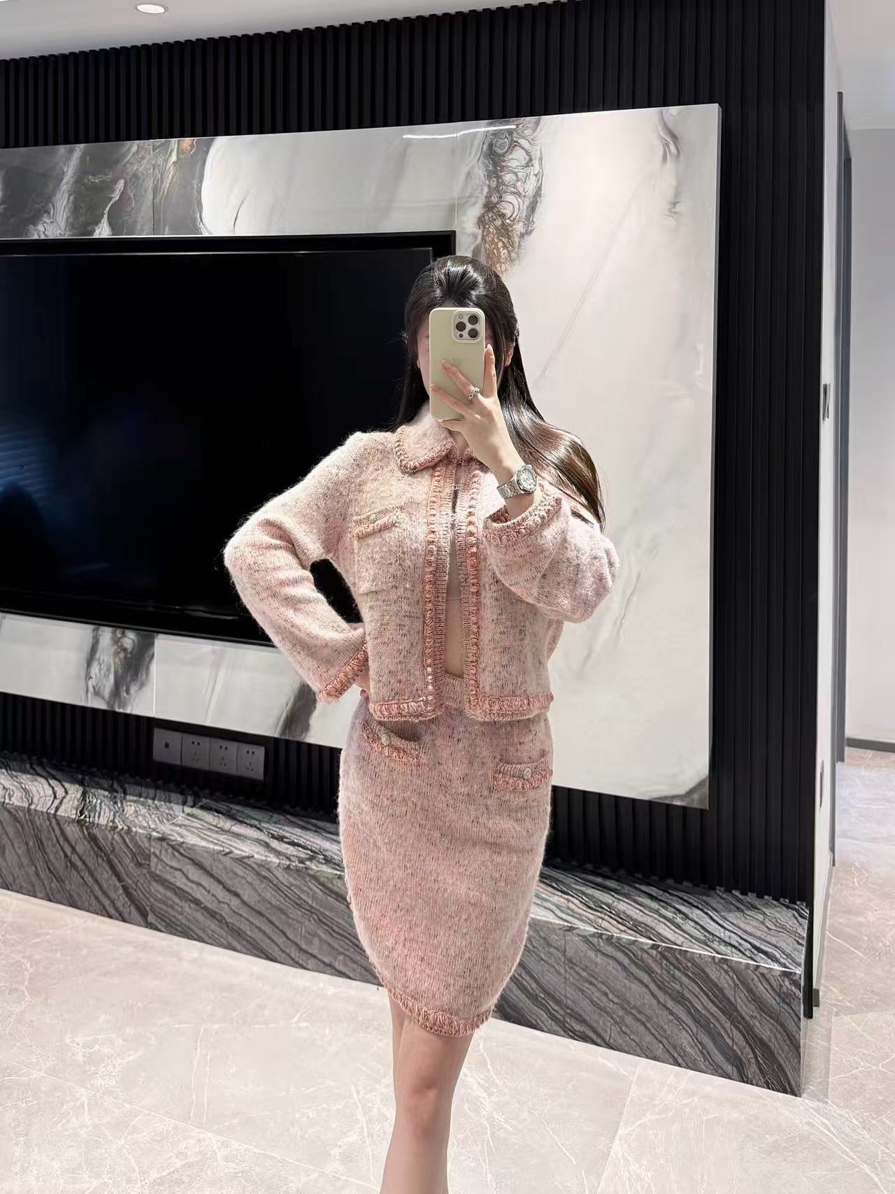 NO:485362,My own model looks 168 tall, with a set of 36 sizes on top, alexander wang19860909自家模特look 身高168高 上身一套36码,,alexander wang,Women's clothing