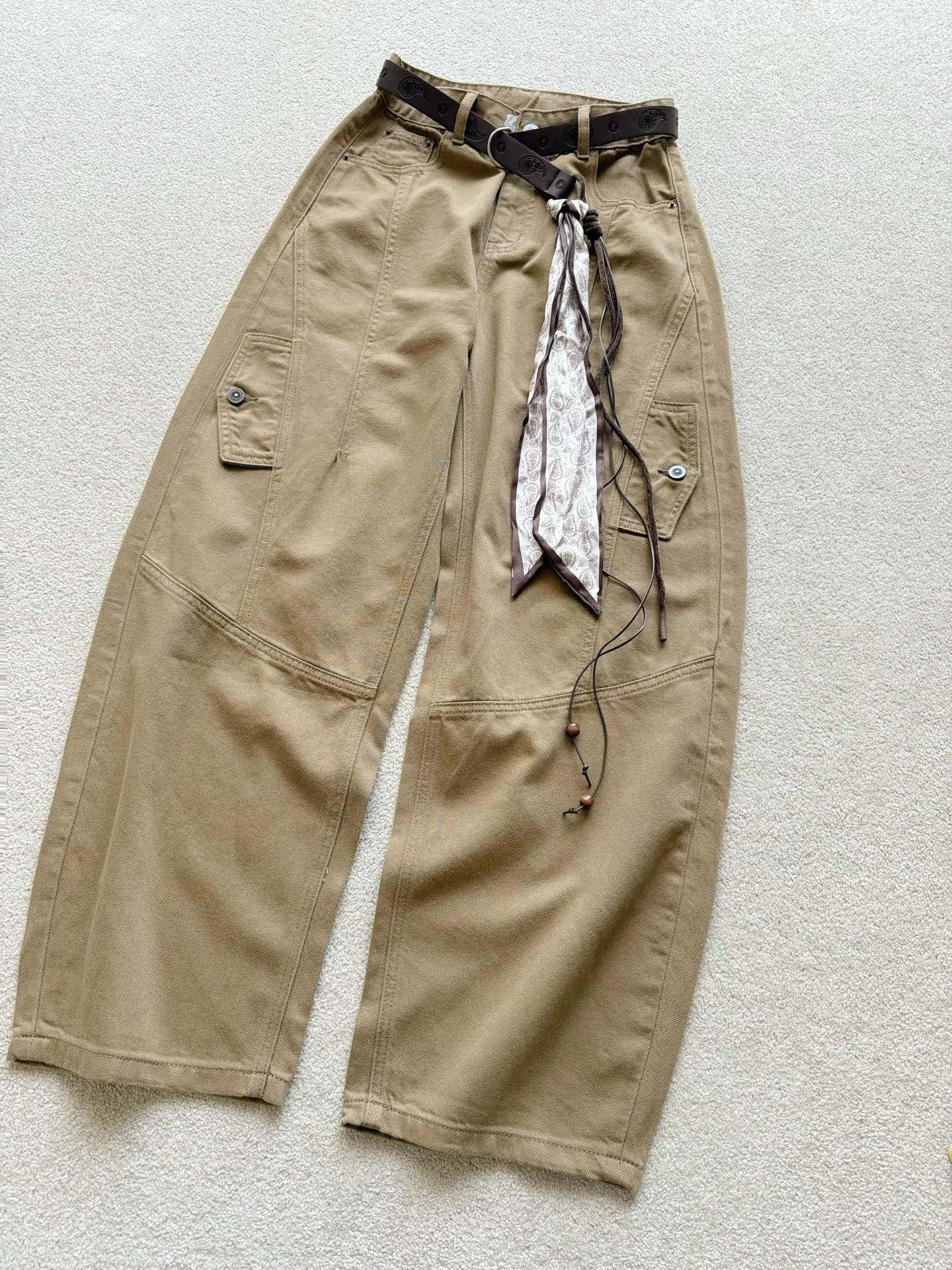 NO:489191,The great value for money scimitar pants is here. I would like to emphasize that the matching in the picture is all for free!! Customized high-quality lyesel, with clear texture, wide and stylish without lack of comfort. The scimitar cut can save all kinds of imperfect leg shapes. The key is to deliver cashew scarves + belts. If you buy it, you don’t need to say much. The first batch of good goods are all in color and in storage, alexander wang19860909物超所值的弯刀神裤来啦 强调一下图中的搭配都是送的喔 !! 定制优质莱赛尔,斜纹肌理感清晰 挺阔有型又不缺舒适度 弯刀剪裁能拯救各种不完美腿型 重点还配送腰果丝巾+腰带 买到就是赚到无需多言 首批好货齐色齐码入库,,alexander wang,Women's clothing