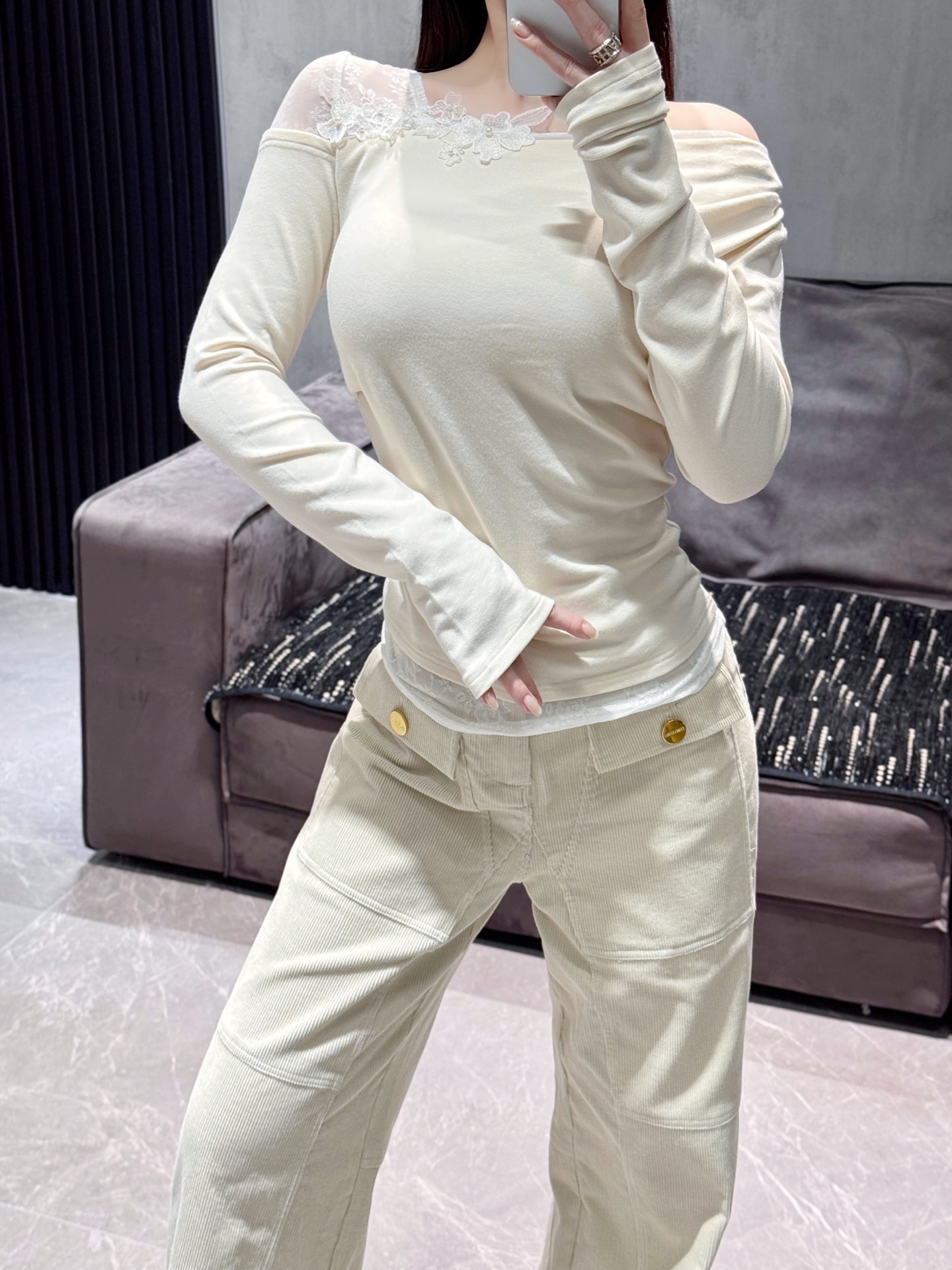 NO:495915,My own model look with corduroy overalls, alexander wang19860909自家模特look 搭配灯芯绒工装裤,,alexander wang,Women's clothing