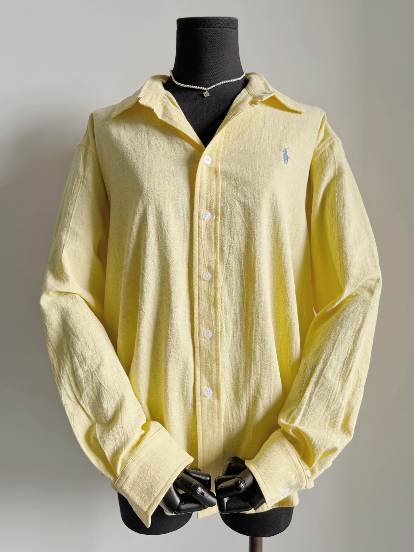 NO:497832,The real photo of the chicken yellow details. The real thing looks very white and the color is very positive!! The color tone of this small logo is also different from other colors., alexander wang19860909小鸡黄细节实拍图 实物非常显白颜色很正 !! 包括这个小logo的色调也和其他颜色不一样,,alexander wang,Women's clothing