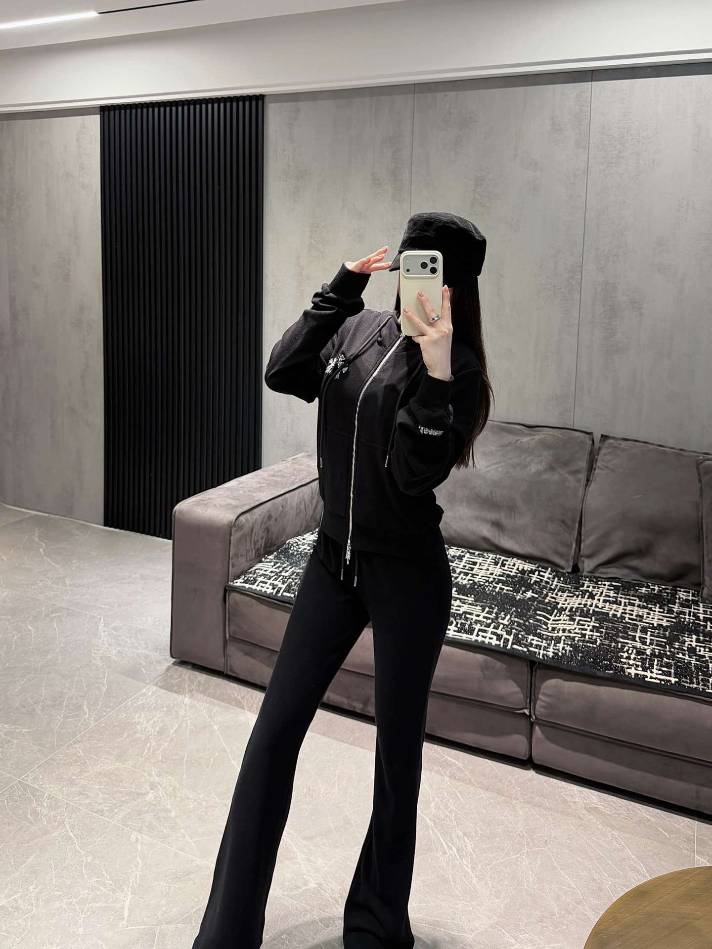 NO:534157,My own model looks lazy and slim. I want to wear it all the time, alexander wang19860909自家模特look 慵懒显瘦 想一直穿它,,alexander wang,Women's clothing