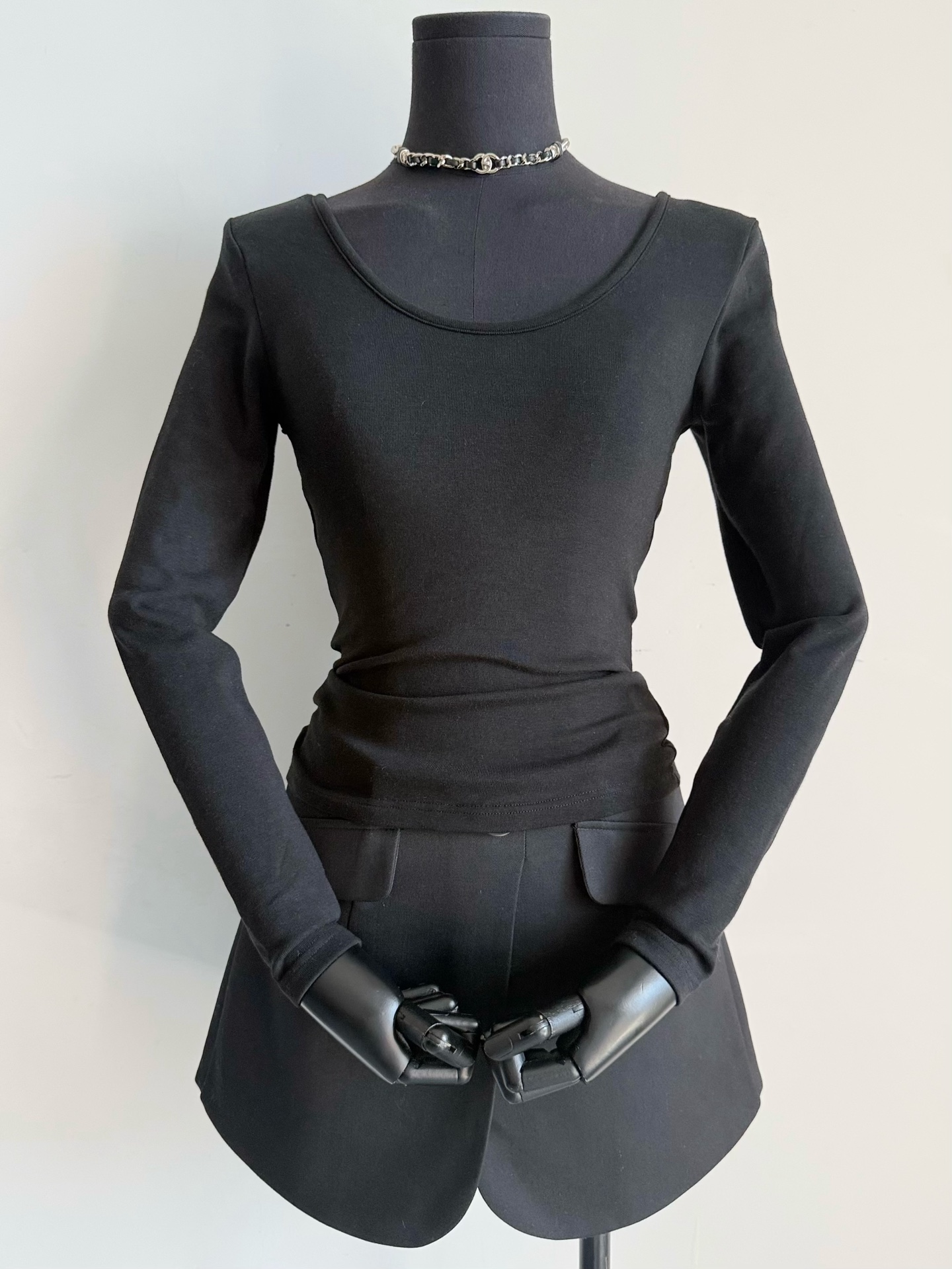 NO:536596,Continue to release the beautiful private base shirt. At first glance, it looks ordinary and full of exquisite details. It cannot be rejected at all!! Customized super skin-friendly elastic cotton fabric. It is recommended to wear it in close proximity ~~ The back is spliced ​​with water-soluble lace bottom and wrinkled bow. The details are delicate, time-consuming and labor-intensive. The upper body looks slimmer and the beautiful back is full of effect. It is a surprise to take off the jacket in the air-conditioned room. Jackets & coats, alexander wang19860909继续发布美翻的自留款打底衫 乍看平凡细看满是精致细节 完全无法拒绝它的高颜值 !! 定制超亲肤弹力棉面料 推荐贴身穿舒适自在 ~~ 后背拼接水溶蕾丝底,褶皱蝴蝶结 细节处理很细腻耗时耗力 上身更加显瘦,美背效果十足 空调房里脱掉外套让人很惊喜的一件,,jackets & coats,alexander wang,Women's clothing