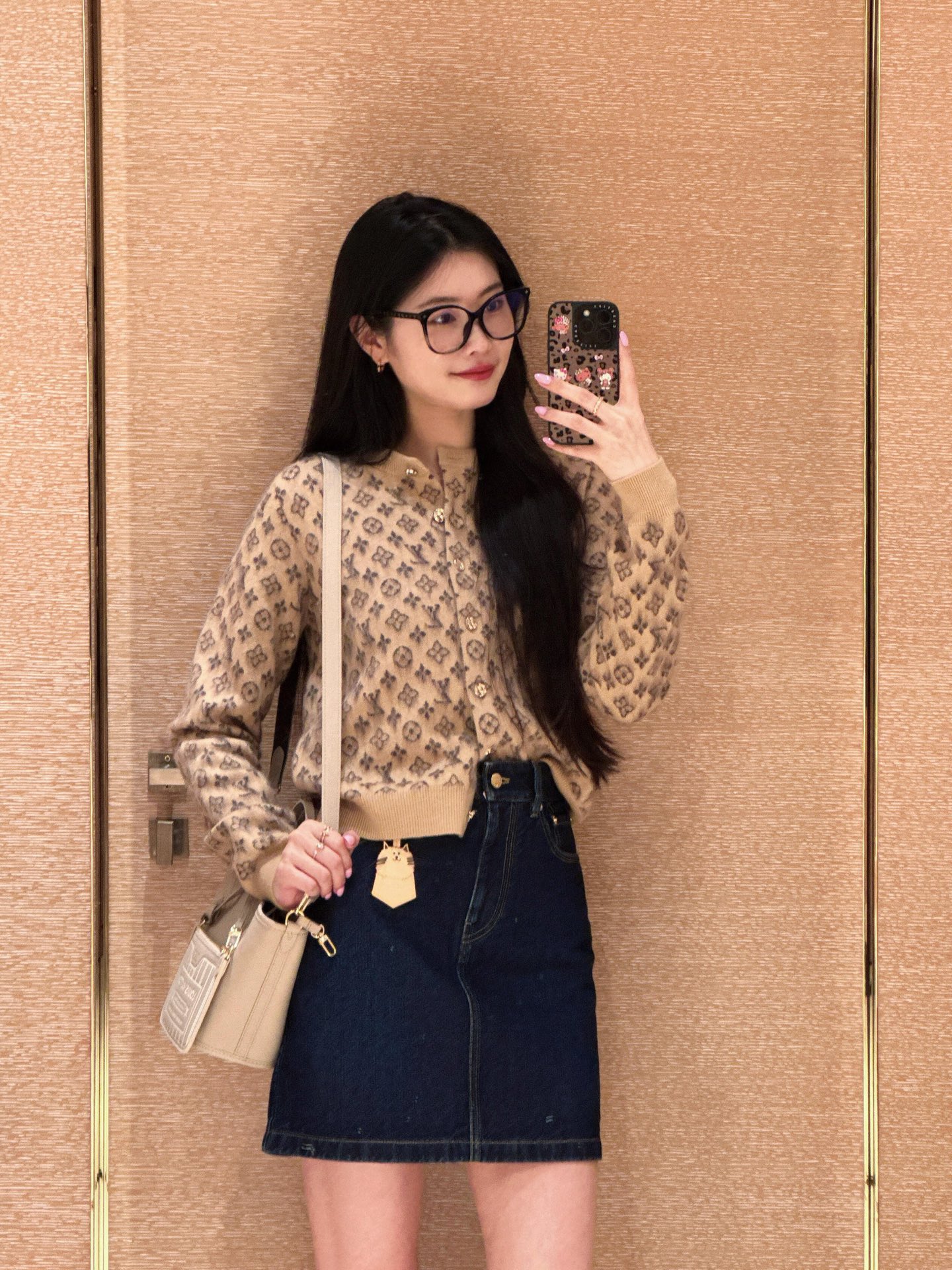 NO:549884,Very new style, there are very few pictures of cabinet sisters on the upper body, alexander wang19860909款式很新 柜姐上身图都很少,,alexander wang,Women's clothing