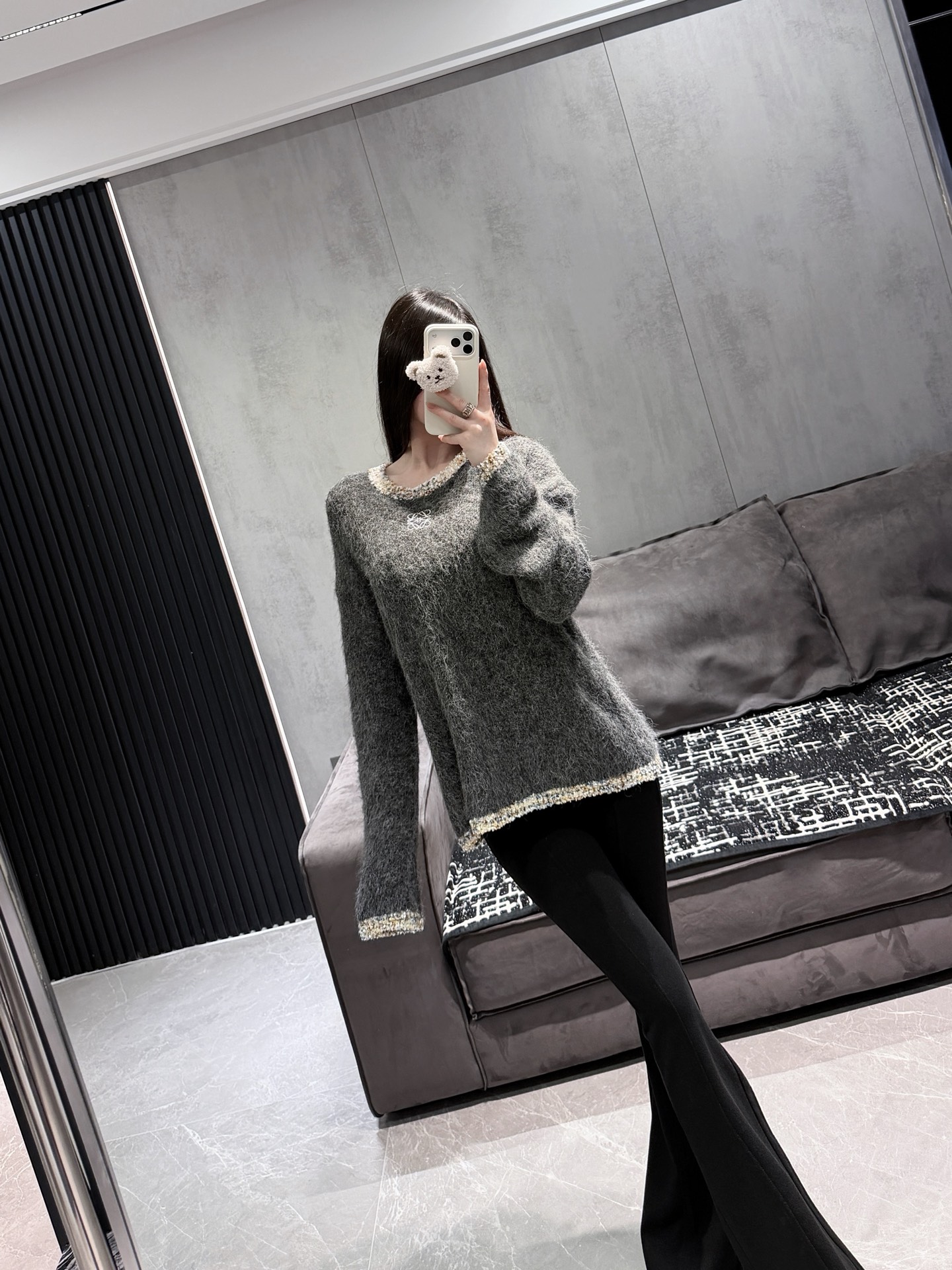 NO:564838,The look of our own model flows with casual elegance, alexander wang19860909自家模特look 不经意的优雅流淌,,alexander wang,Women's clothing