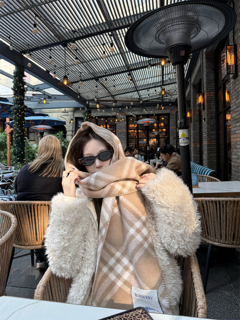 NO:577950,A shawl that can stay with you for a long time and you won’t get tired of at all, shawls, alexander wang19860909能陪你很久 完全不会腻的披肩围巾,,shawls,alexander wang,Women's clothing