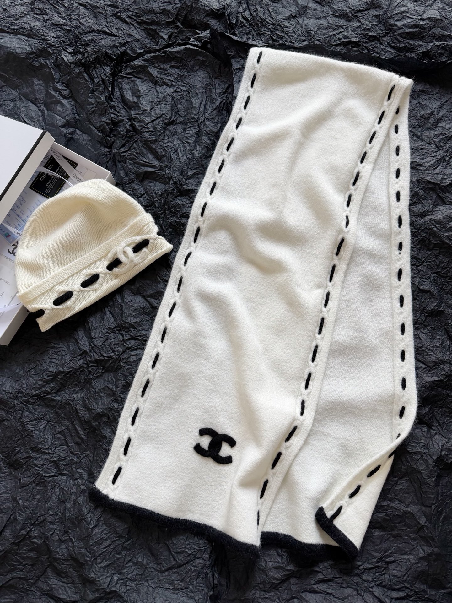 NO:587987,Actual photos of matching scarf details,,alexander wang19860909配套围巾细节实拍图,,alexander wang,Women's clothing